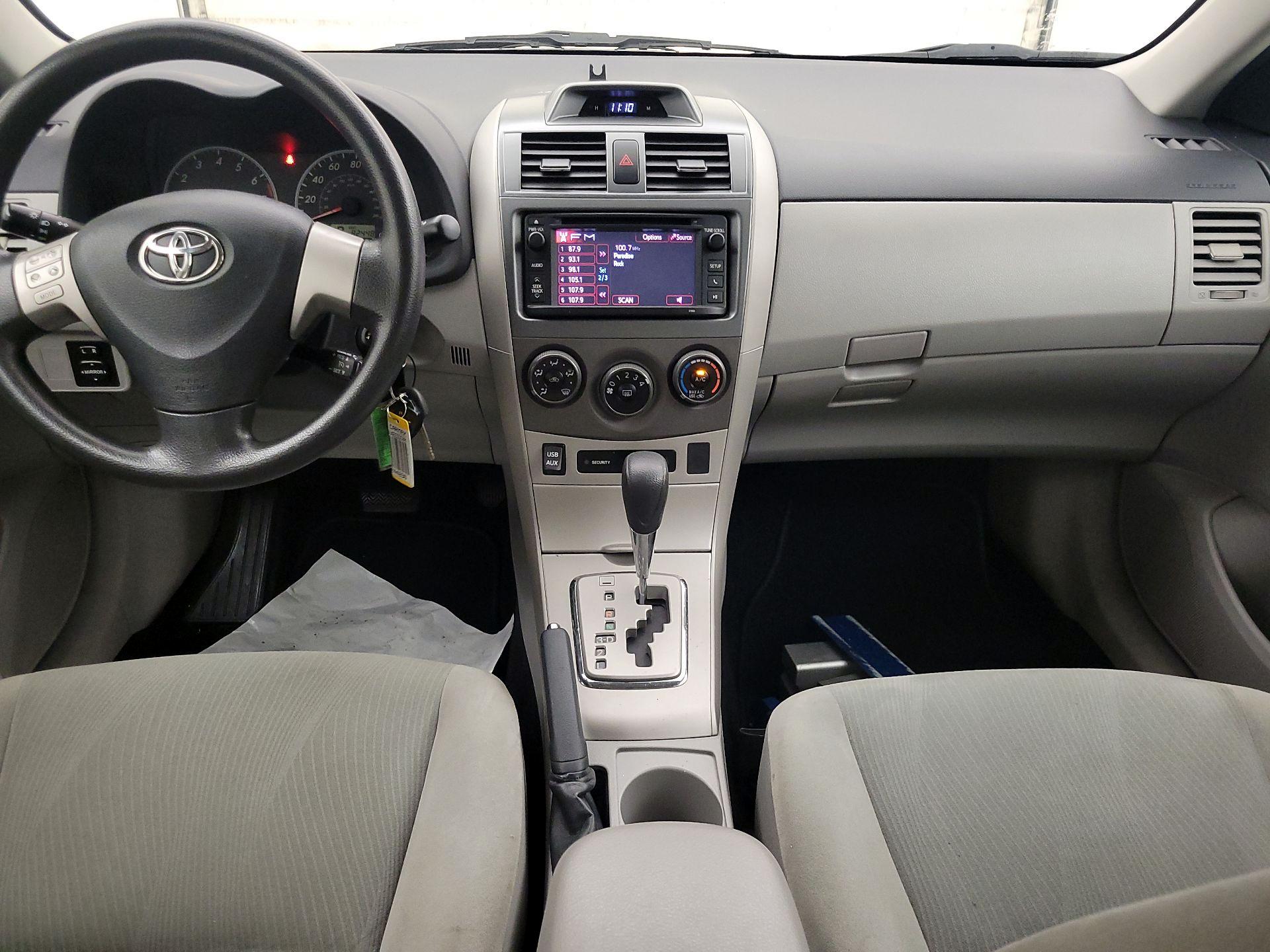 Thumbnail: 2013 Toyota Corolla - 9