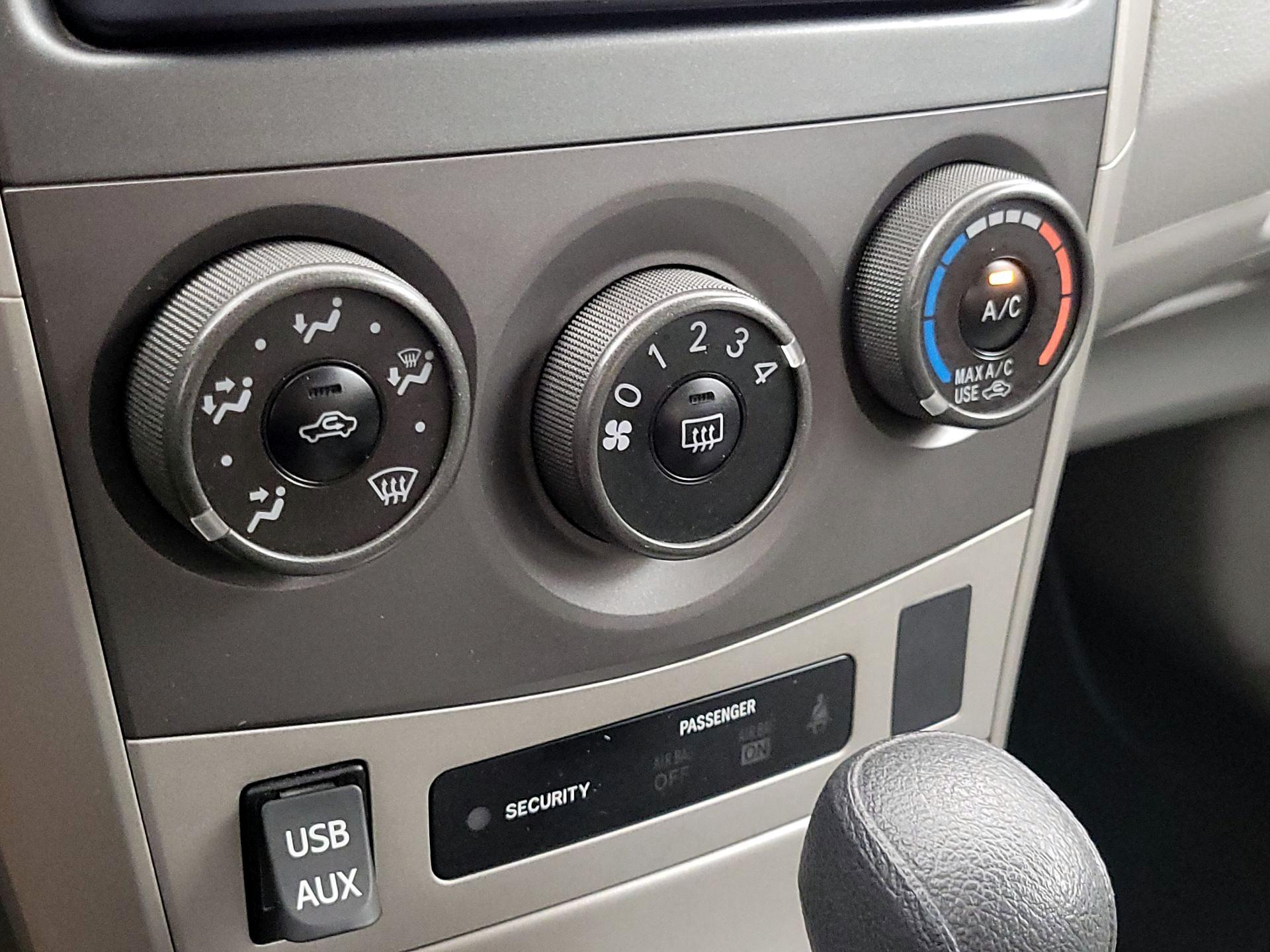 Thumbnail: 2013 Toyota Corolla - 15
