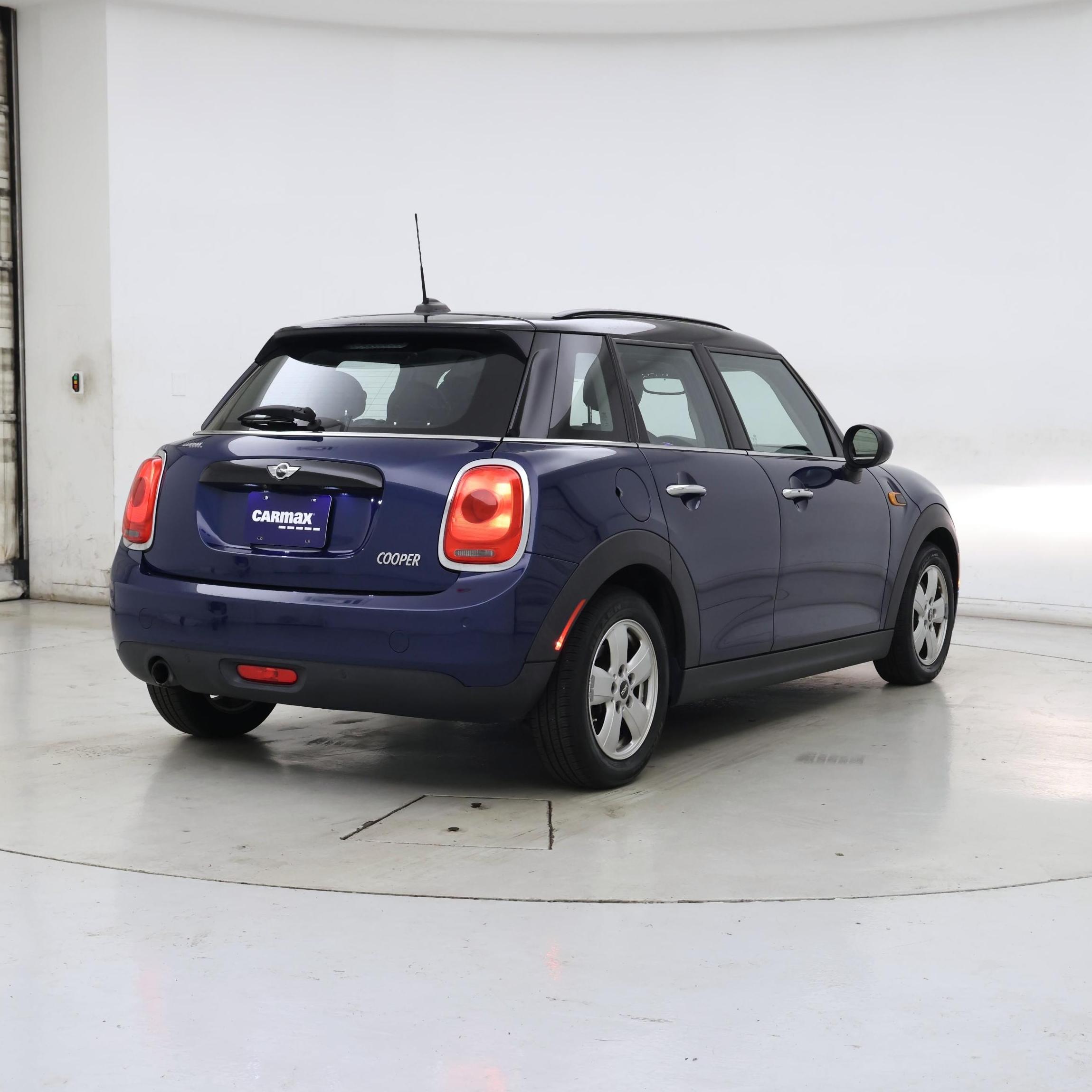 Thumbnail: 2018 MINI Cooper Hardtop - 8