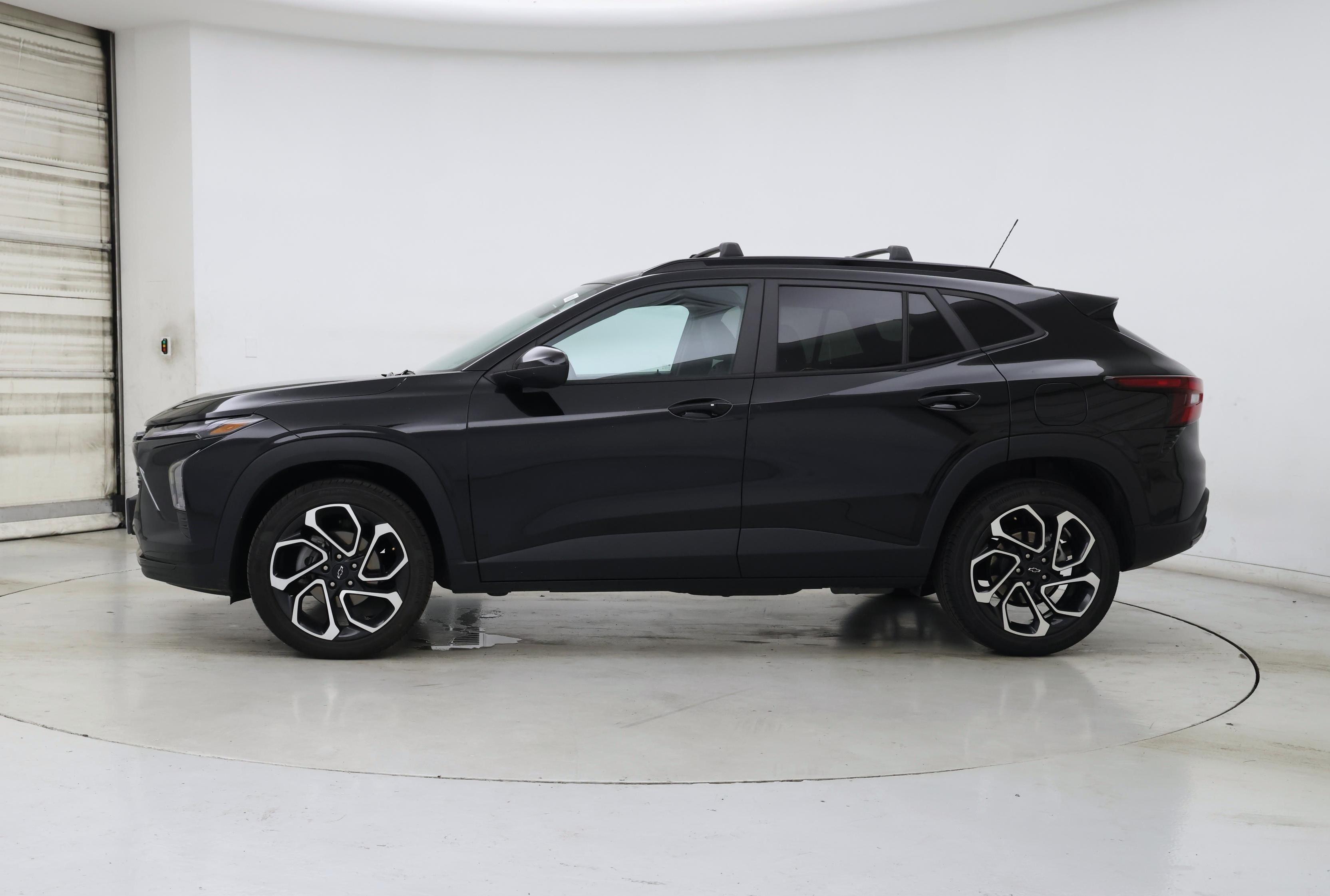 Thumbnail: 2024 Chevrolet Trax - 3