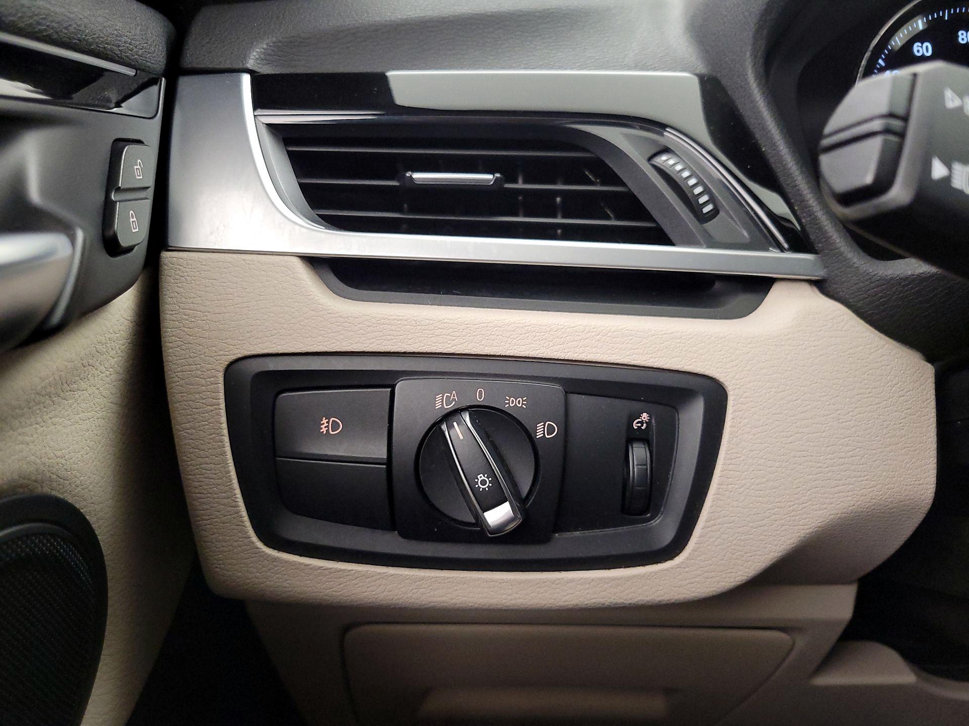 Thumbnail: 2019 BMW X1 - 13