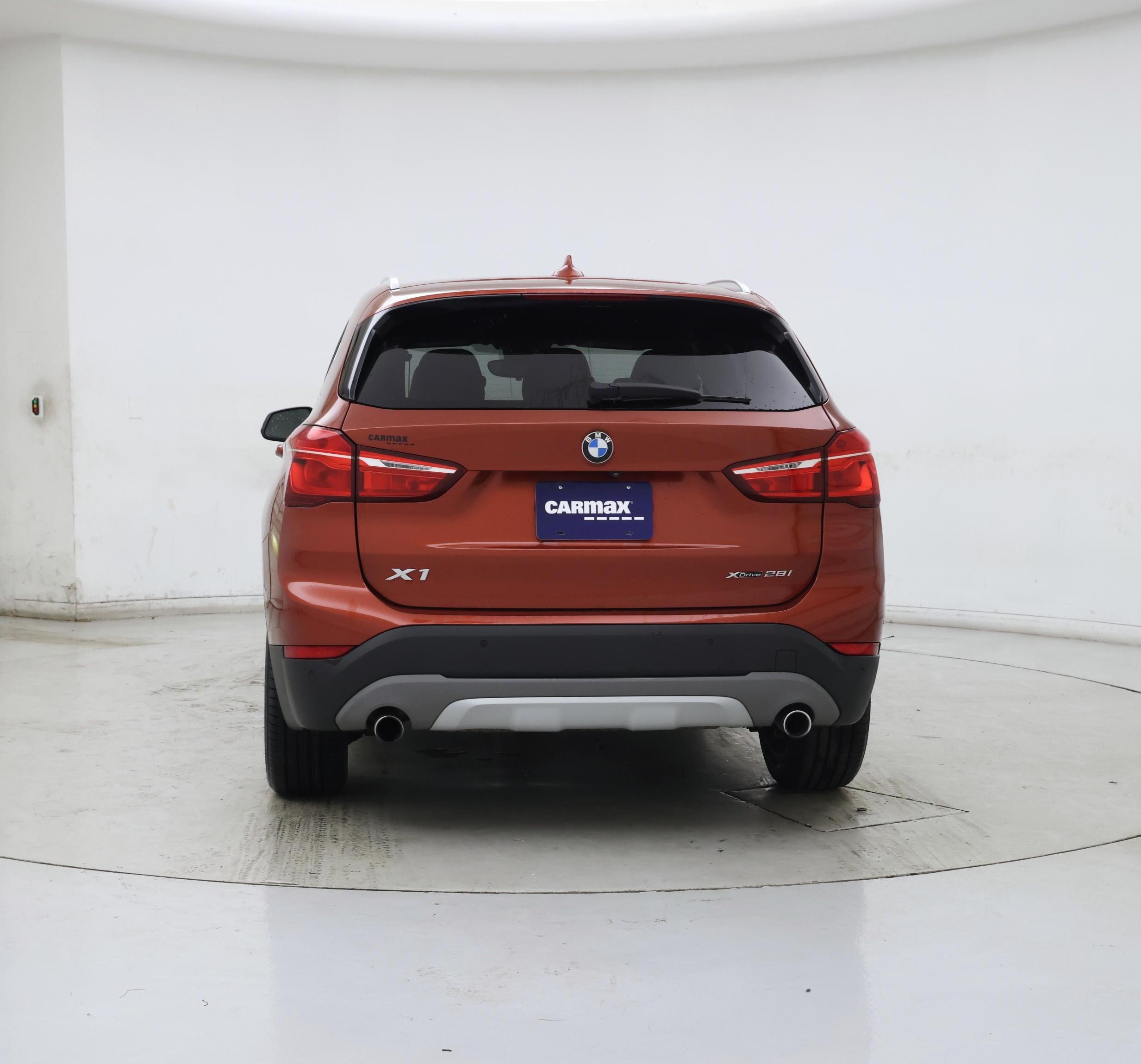 Thumbnail: 2019 BMW X1 - 6