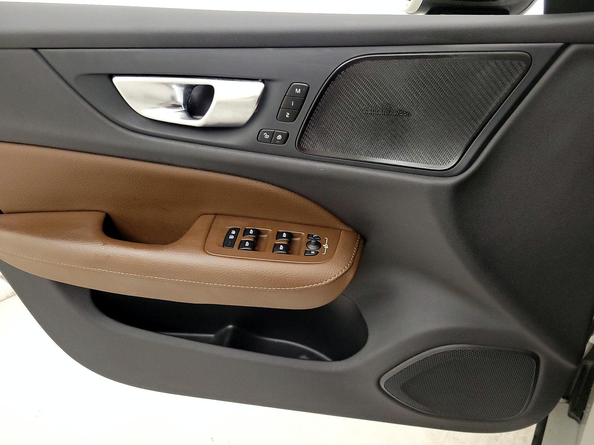 Thumbnail: 2019 Volvo S60 - 12