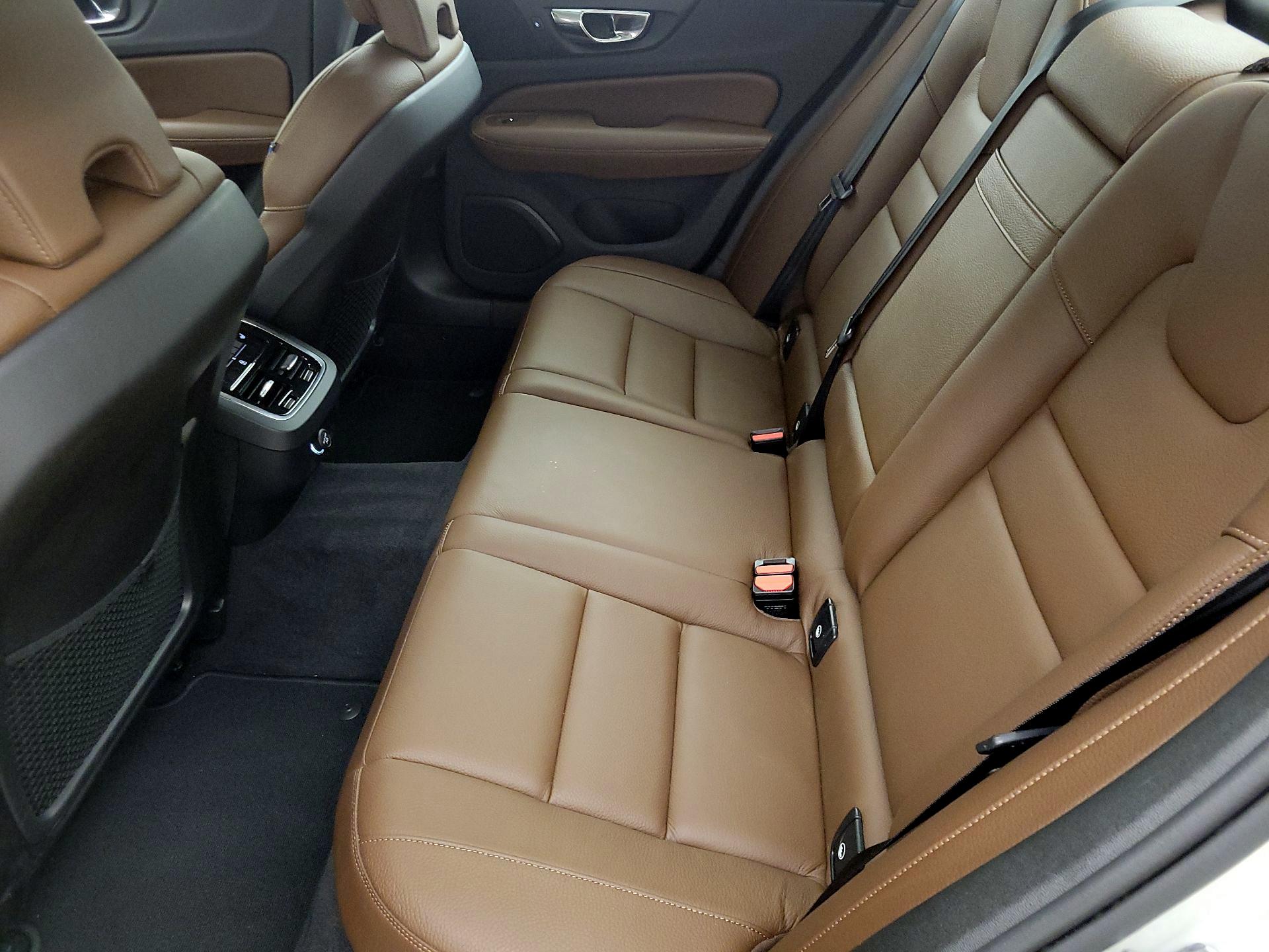 Thumbnail: 2019 Volvo S60 - 19