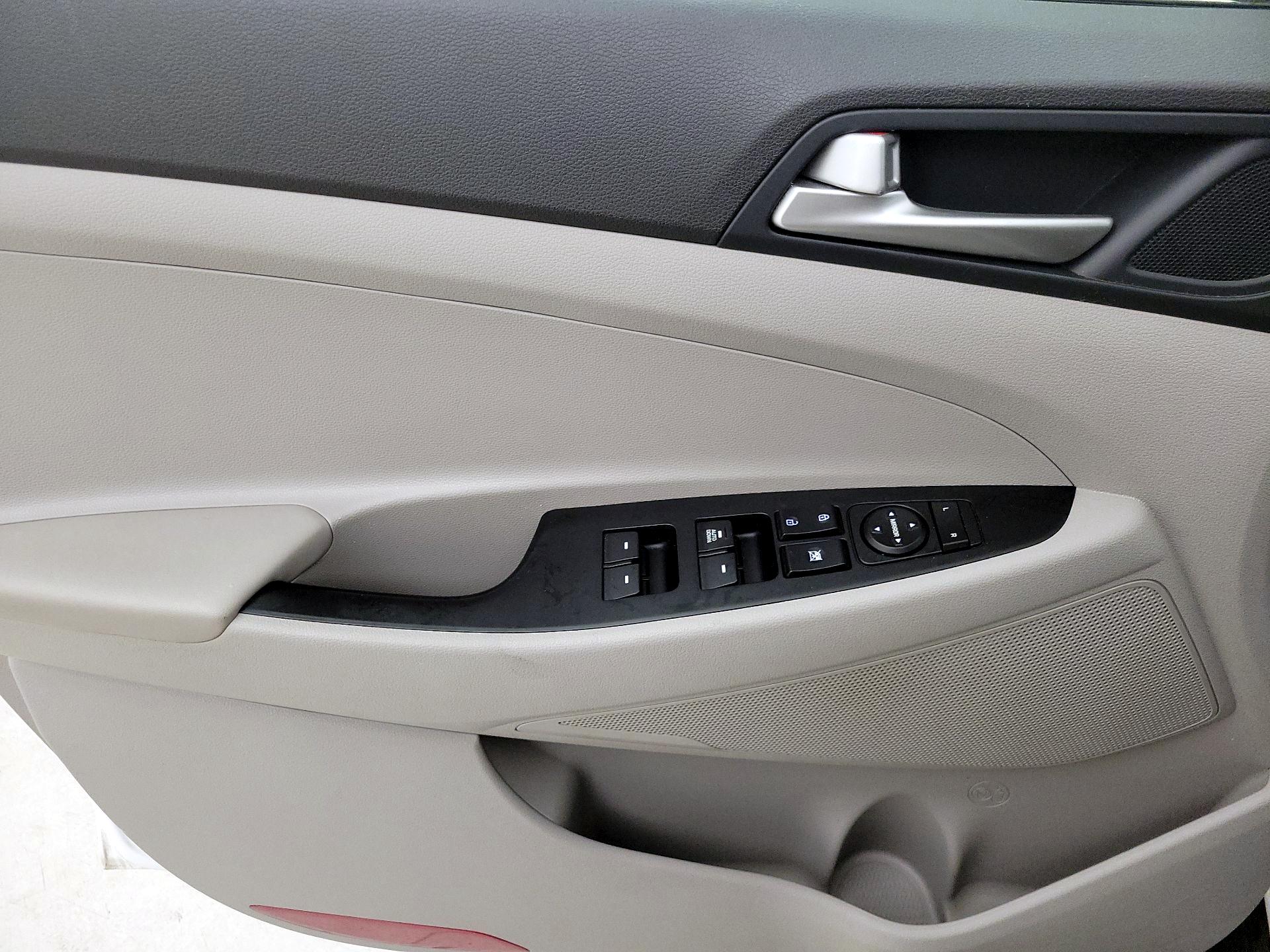 Thumbnail: 2020 Hyundai Tucson - 10