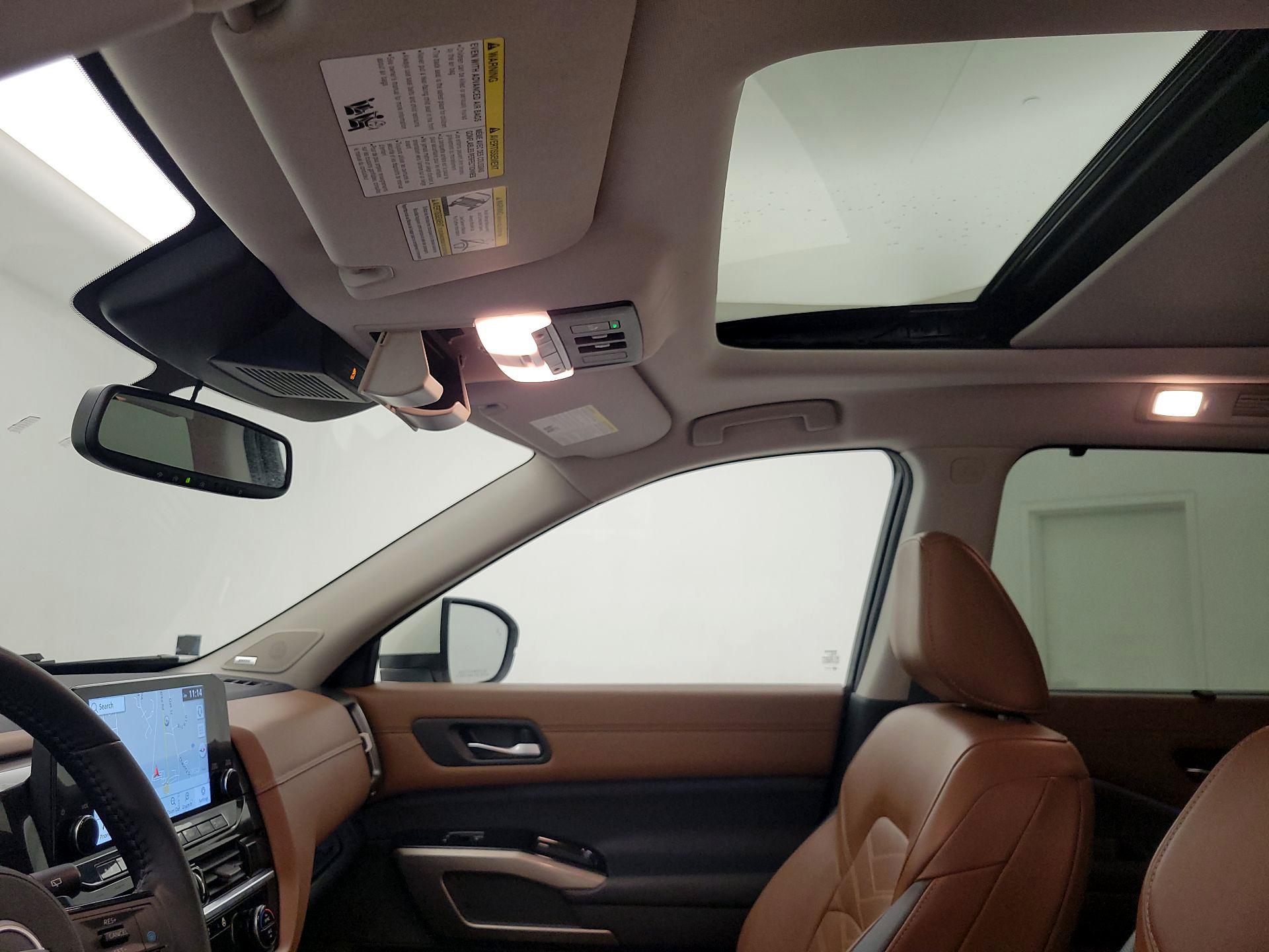Thumbnail: 2022 Nissan Pathfinder - 18