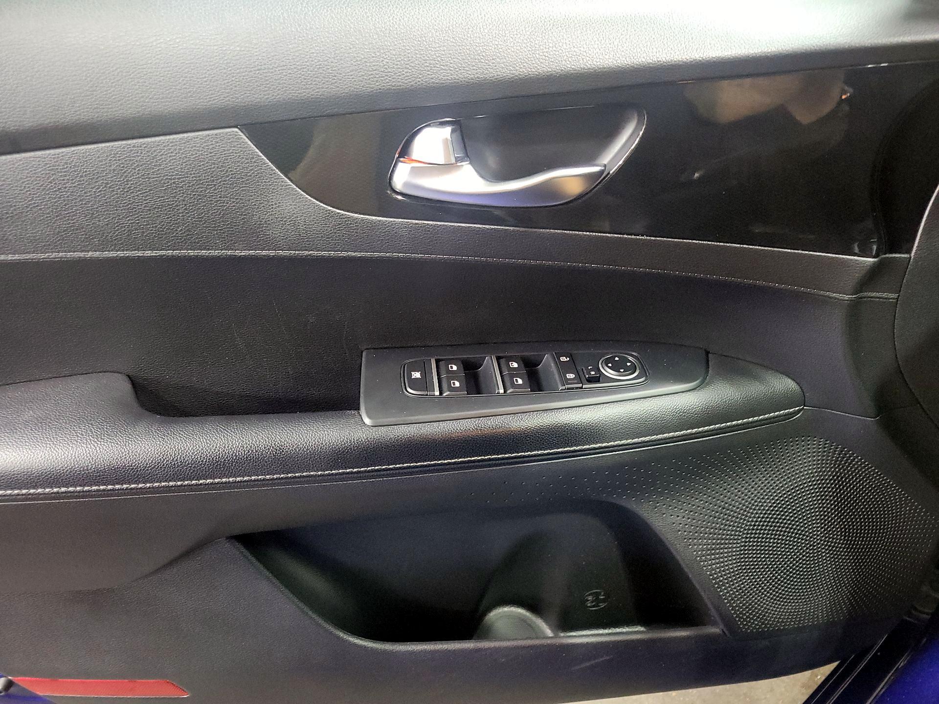 Thumbnail: 2021 Kia Forte - 12