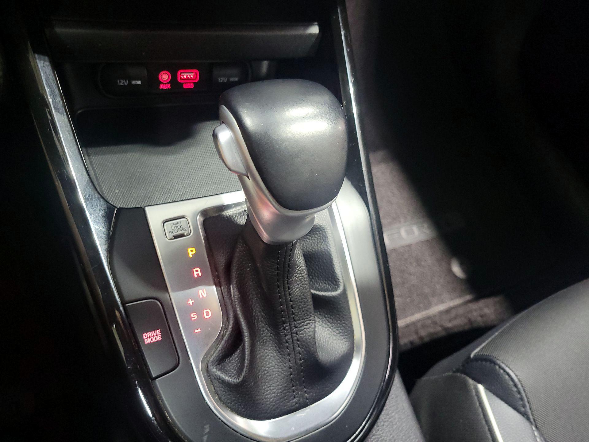 Thumbnail: 2021 Kia Forte - 17