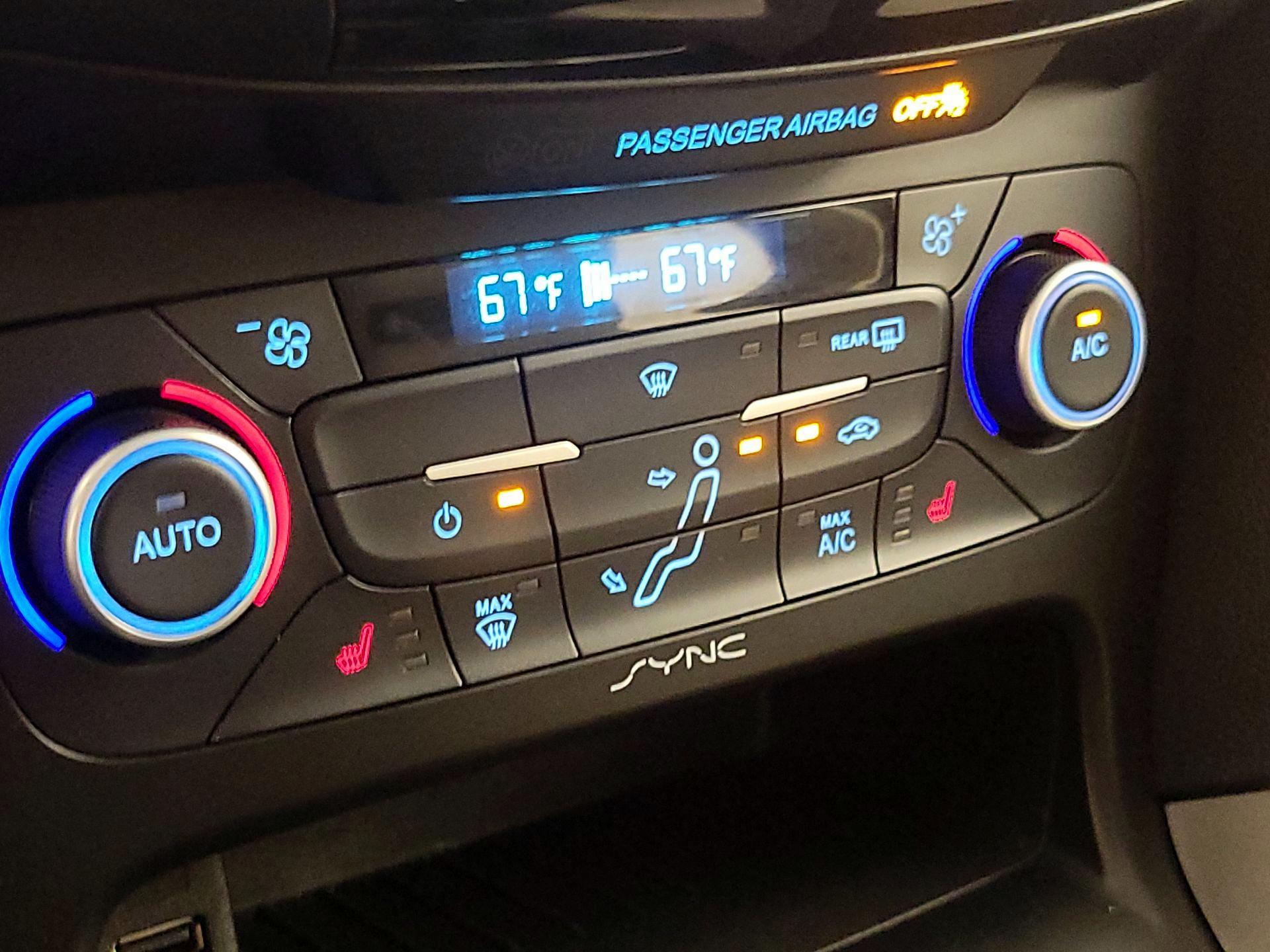 Thumbnail: 2018 Ford Focus - 16