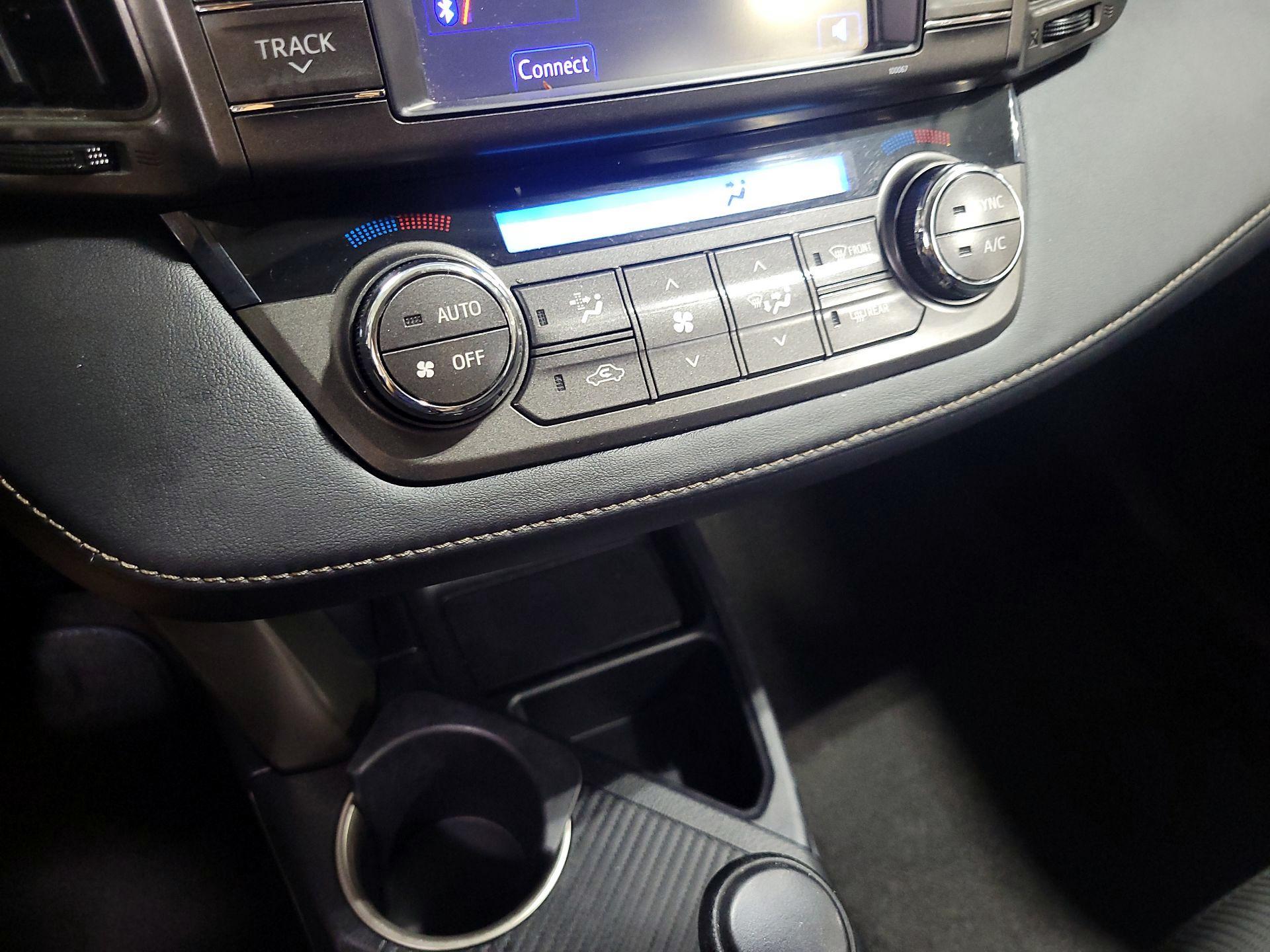 Thumbnail: 2013 Toyota RAV4 - 16