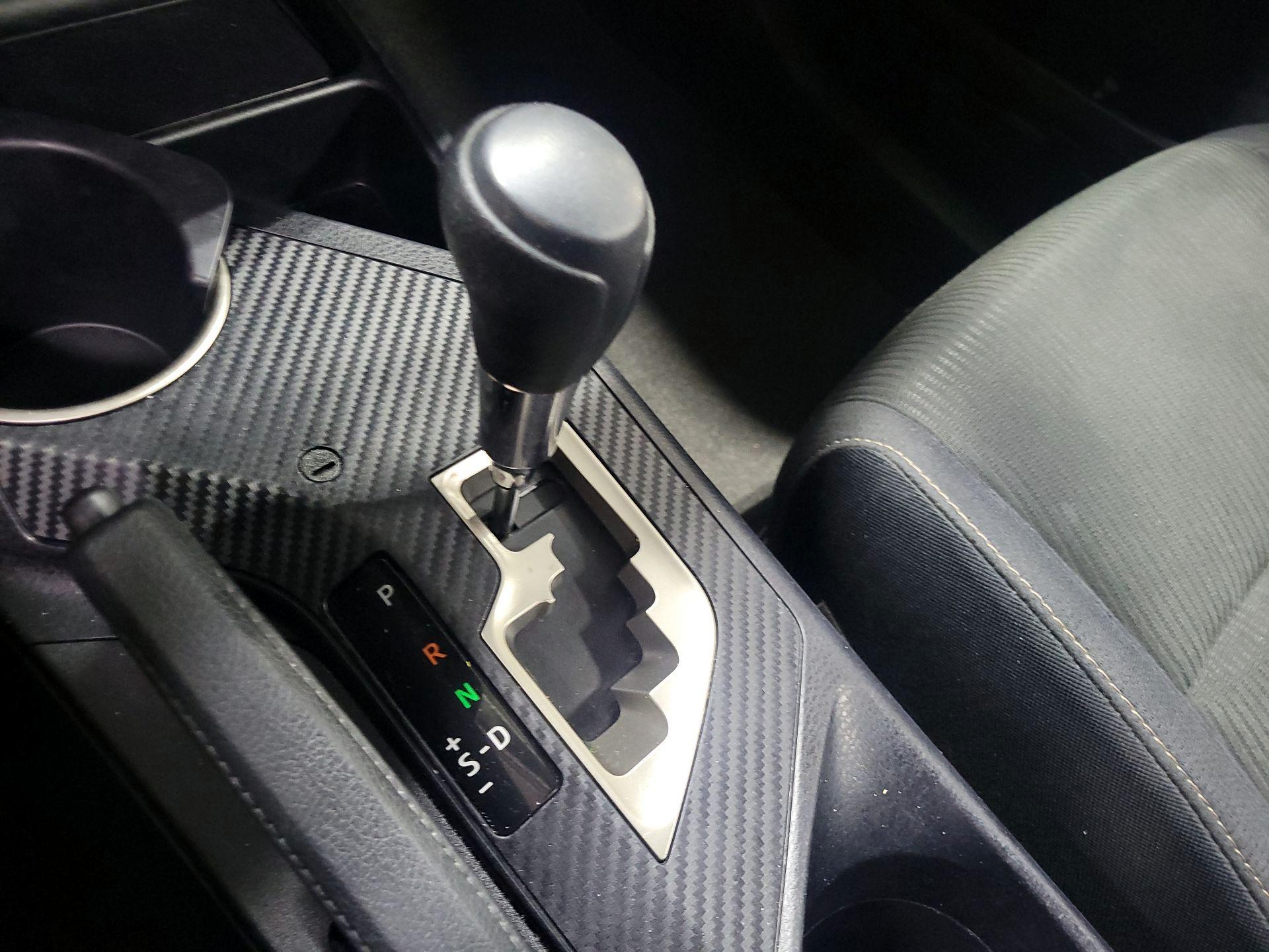 Thumbnail: 2013 Toyota RAV4 - 17