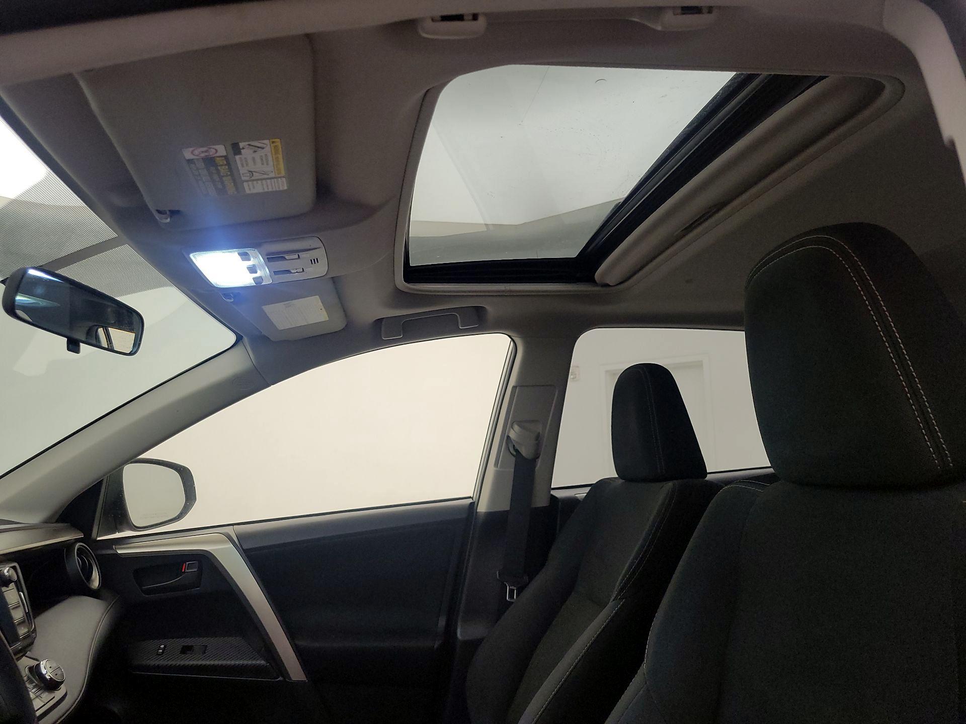 Thumbnail: 2013 Toyota RAV4 - 19