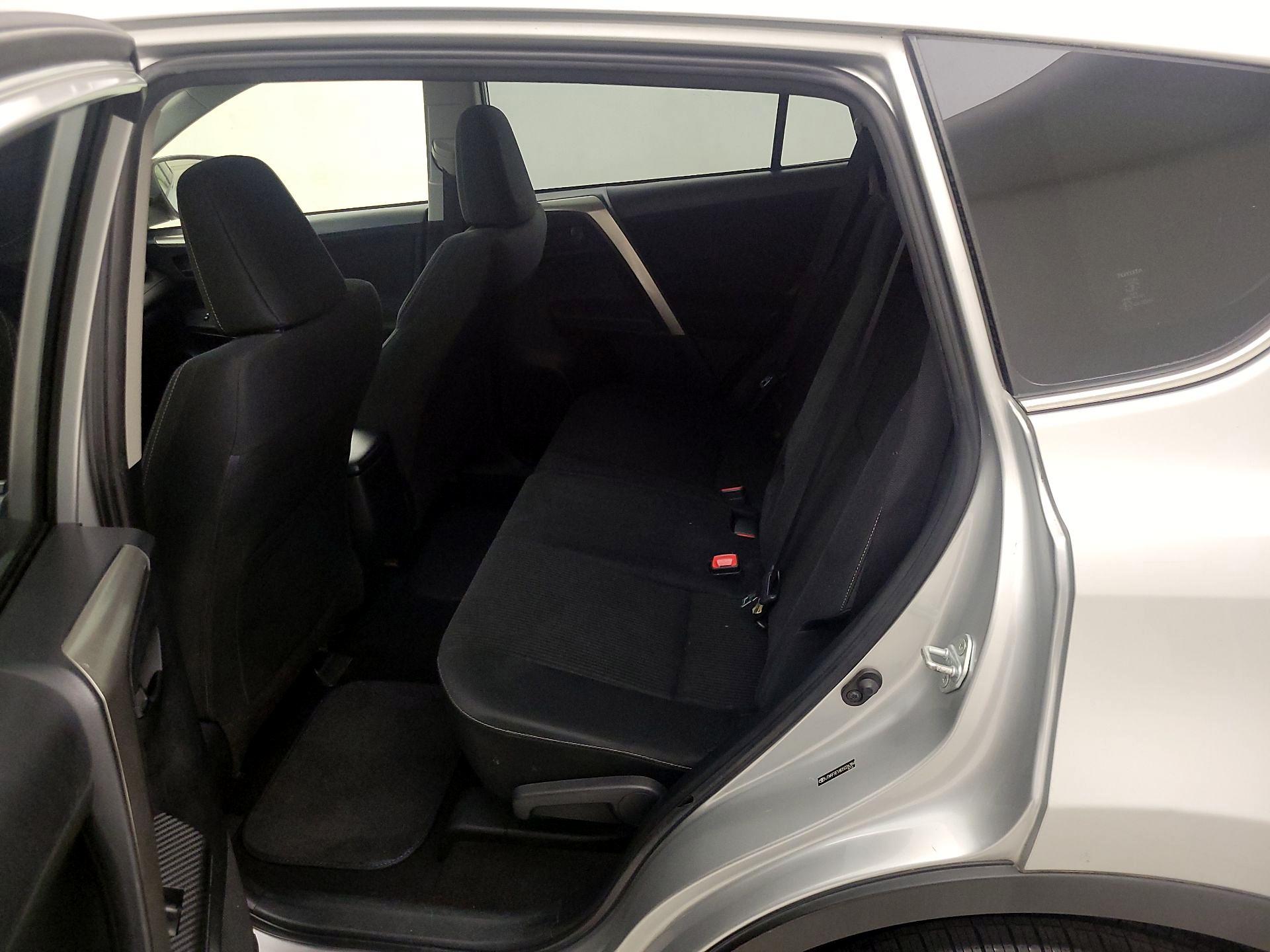 Thumbnail: 2013 Toyota RAV4 - 20