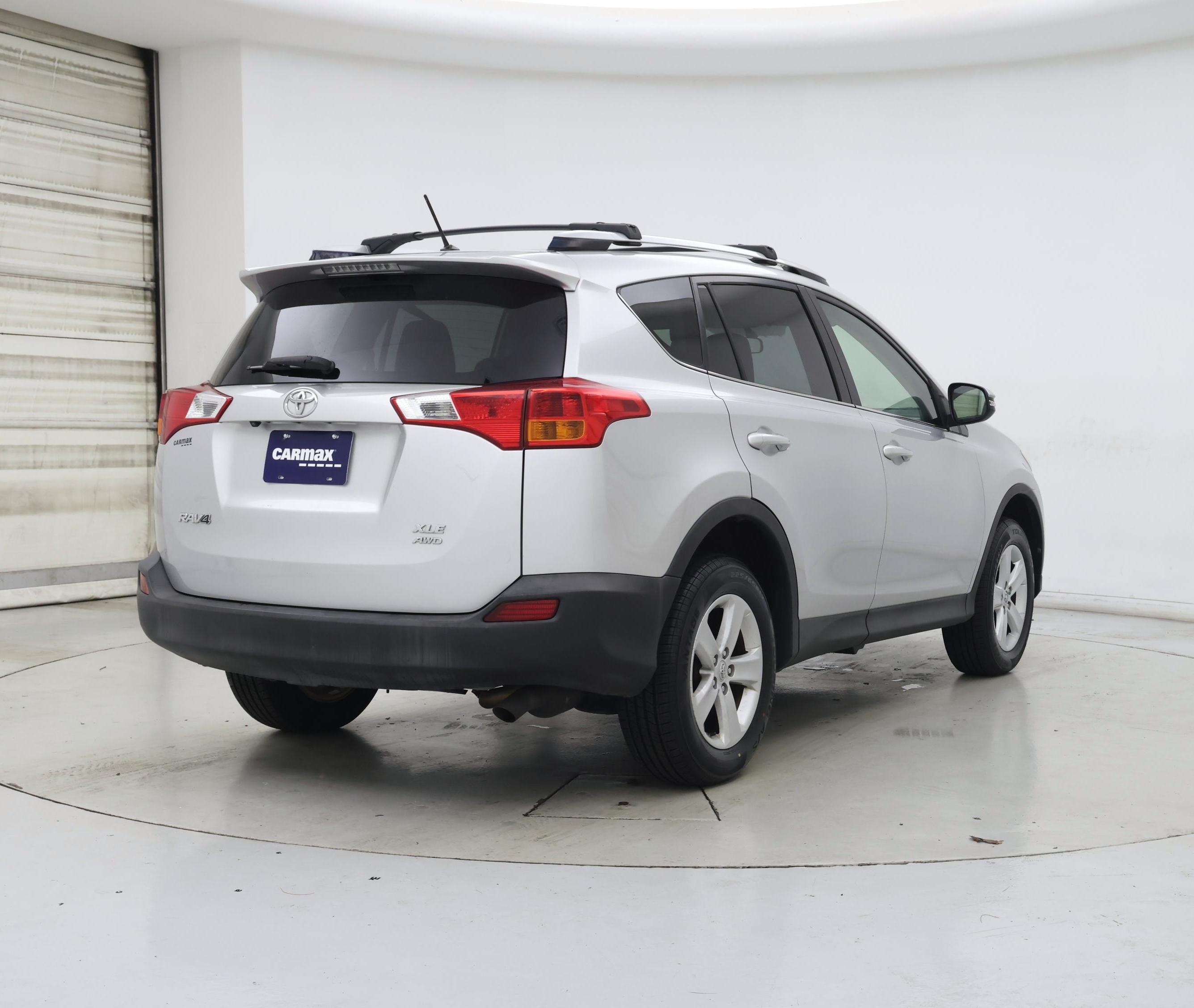 Thumbnail: 2013 Toyota RAV4 - 8