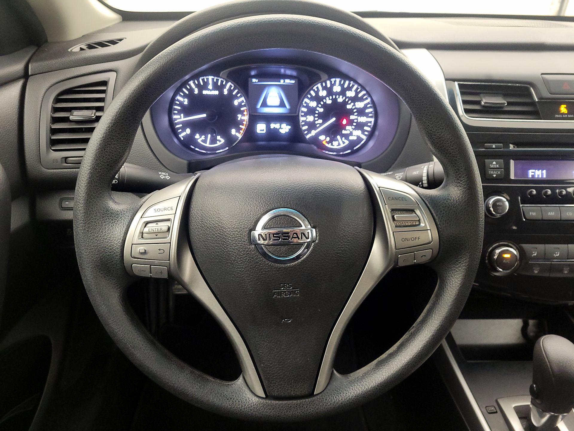 Thumbnail: 2015 Nissan Altima - 10
