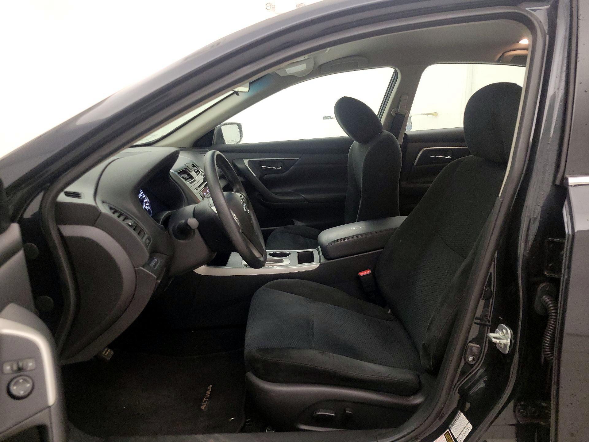 Thumbnail: 2015 Nissan Altima - 11