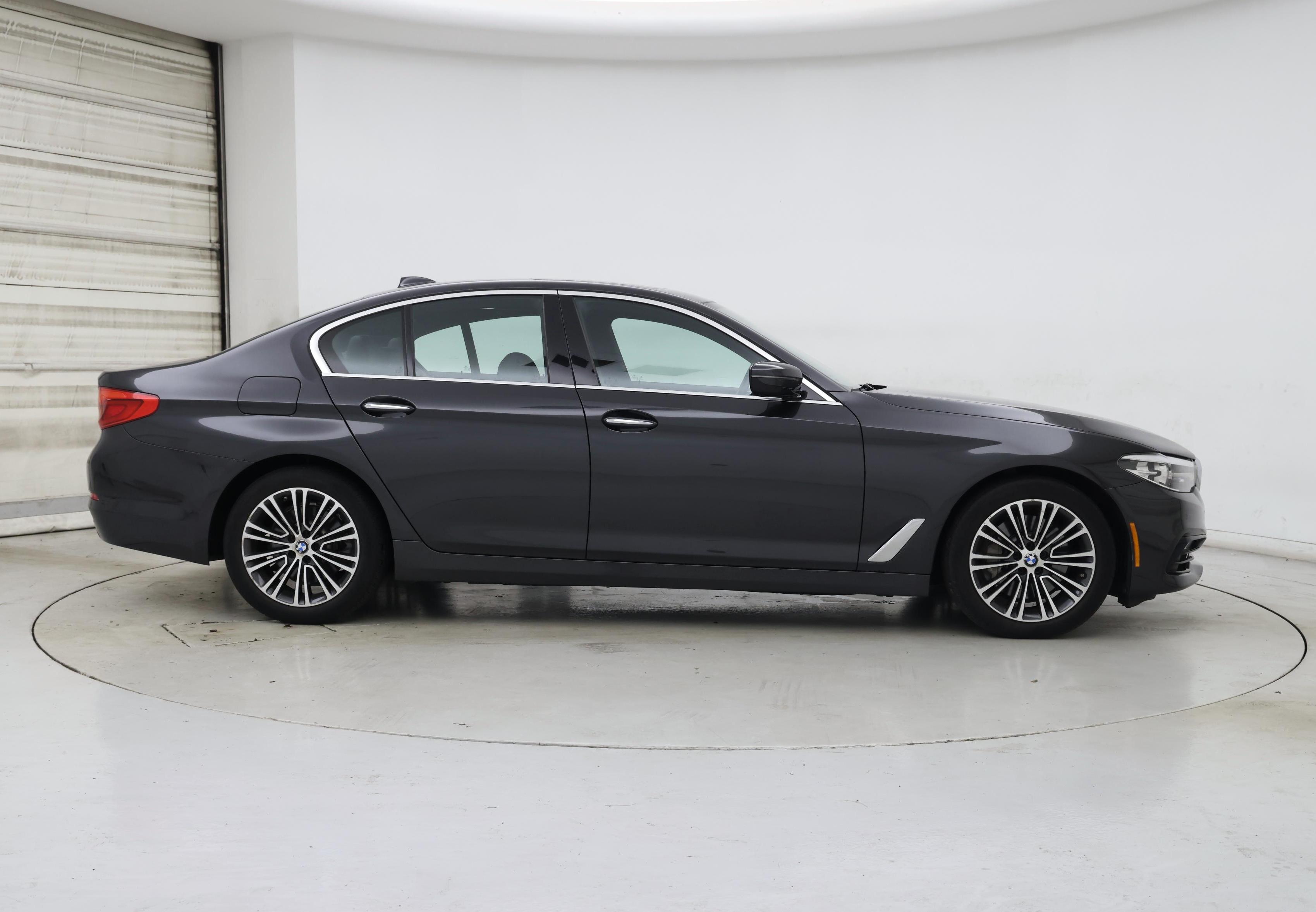 Thumbnail: 2018 BMW 5 Series - 7