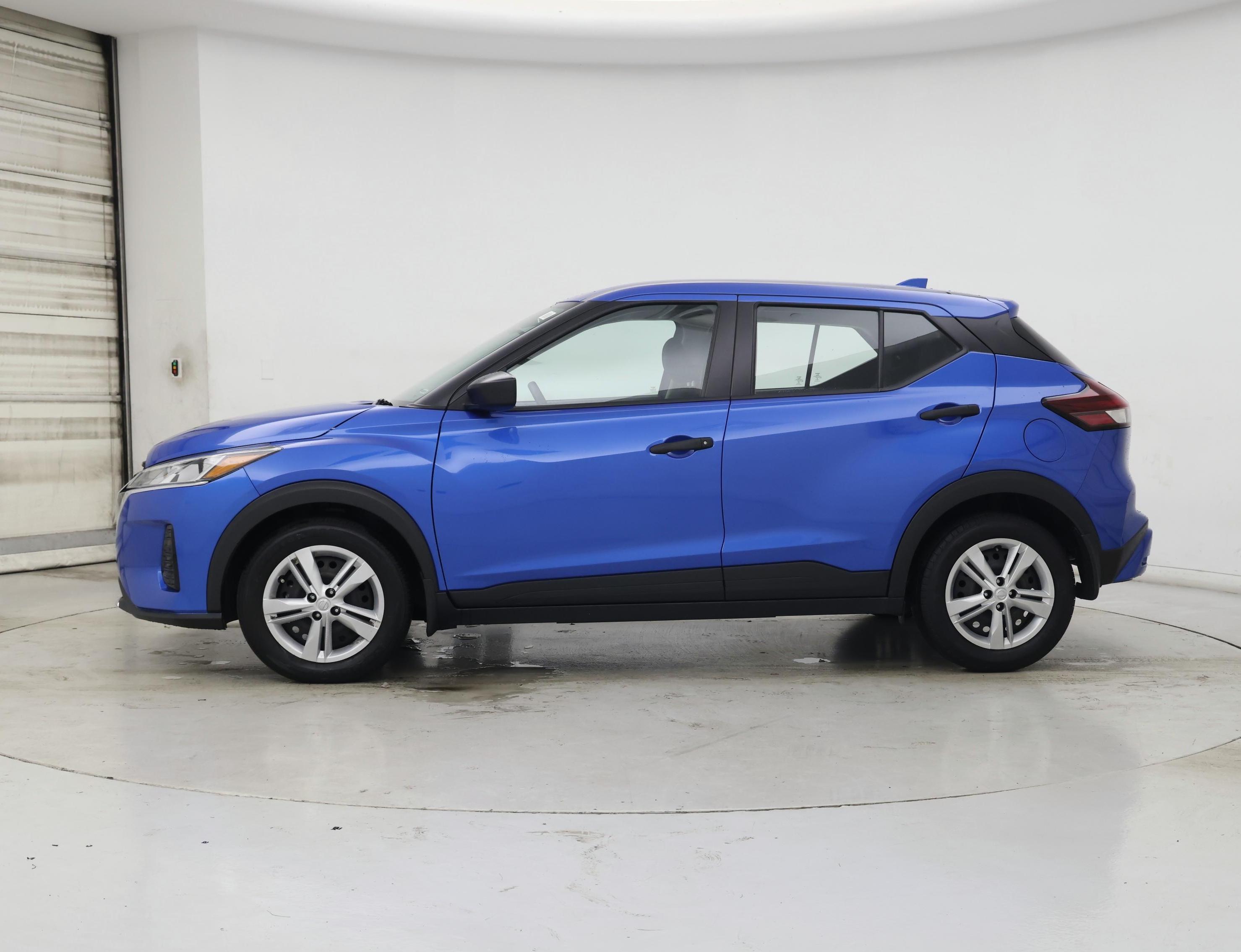 Thumbnail: 2022 Nissan Kicks - 3