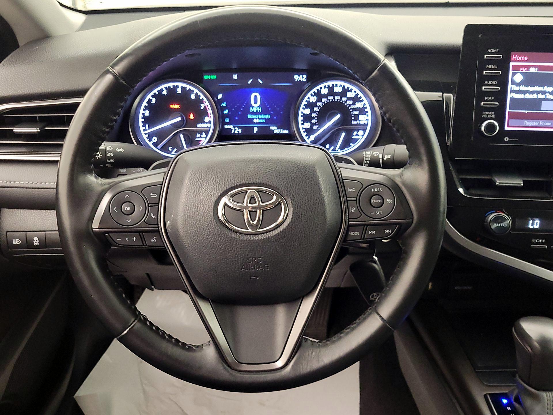 Thumbnail: 2021 Toyota Camry - 10