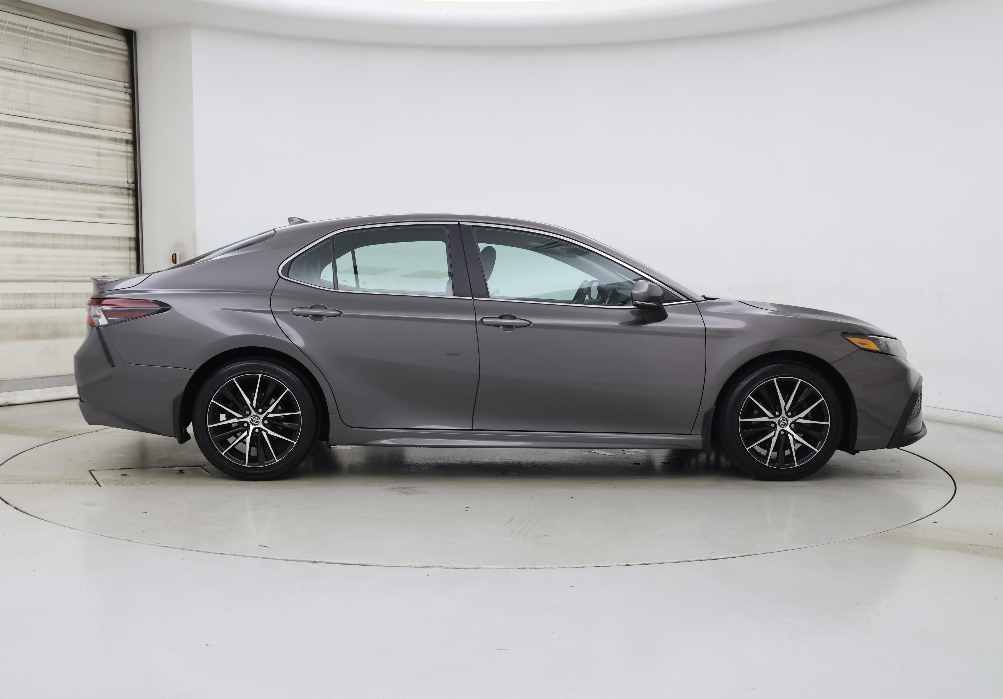 Thumbnail: 2021 Toyota Camry - 7