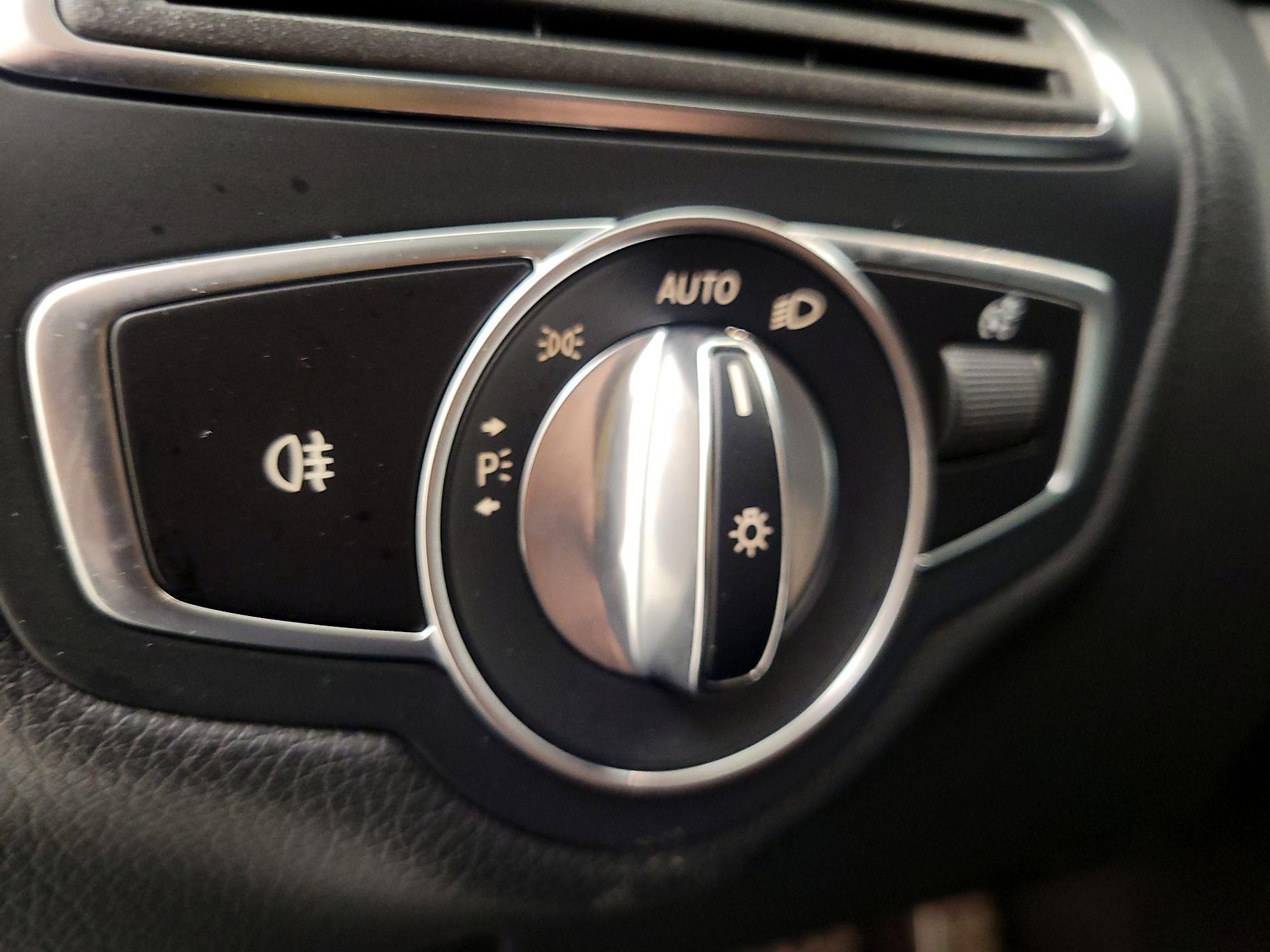 Thumbnail: 2019 Mercedes-Benz C-Class - 13