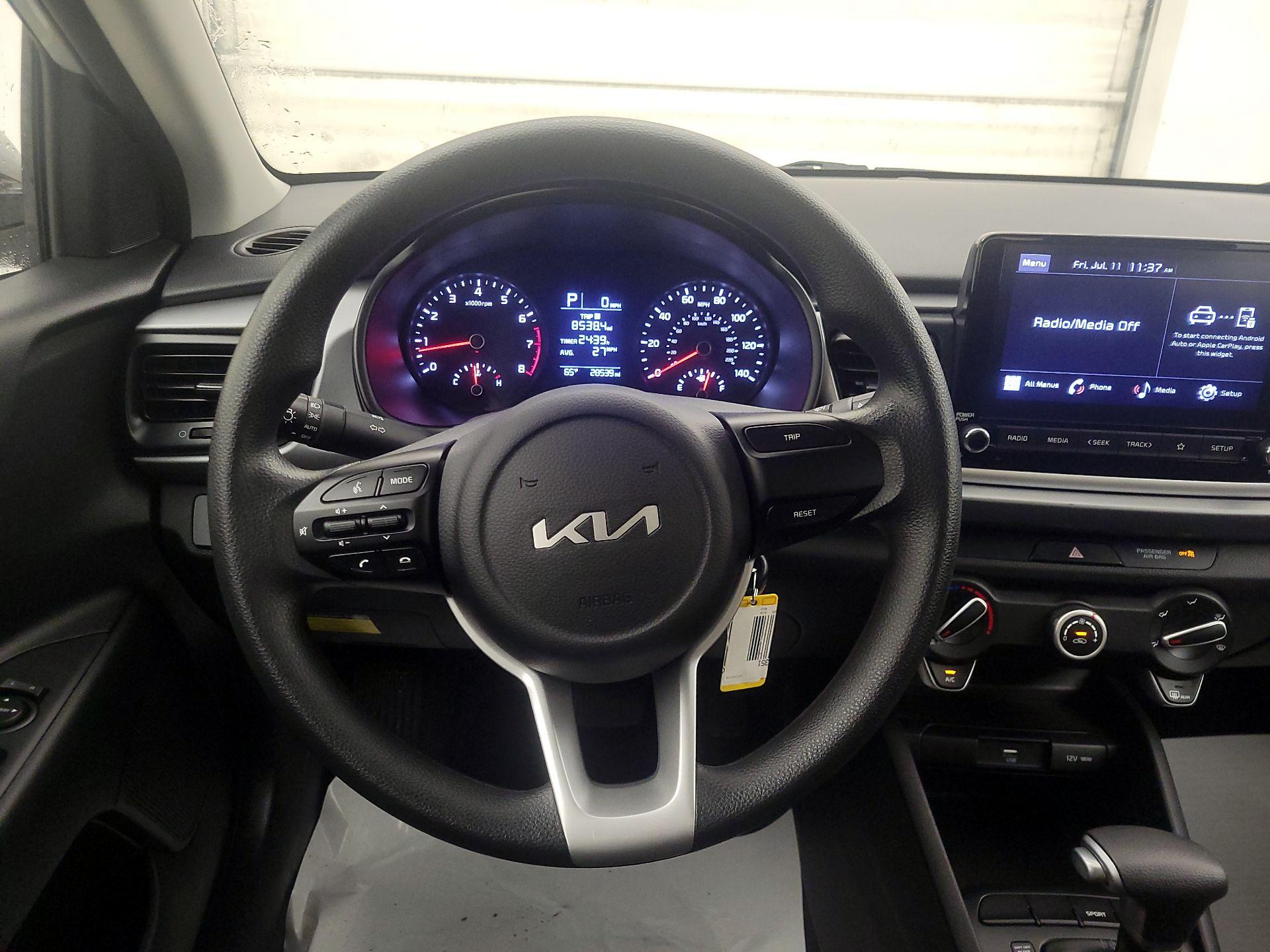 Thumbnail: 2022 Kia Rio - 10