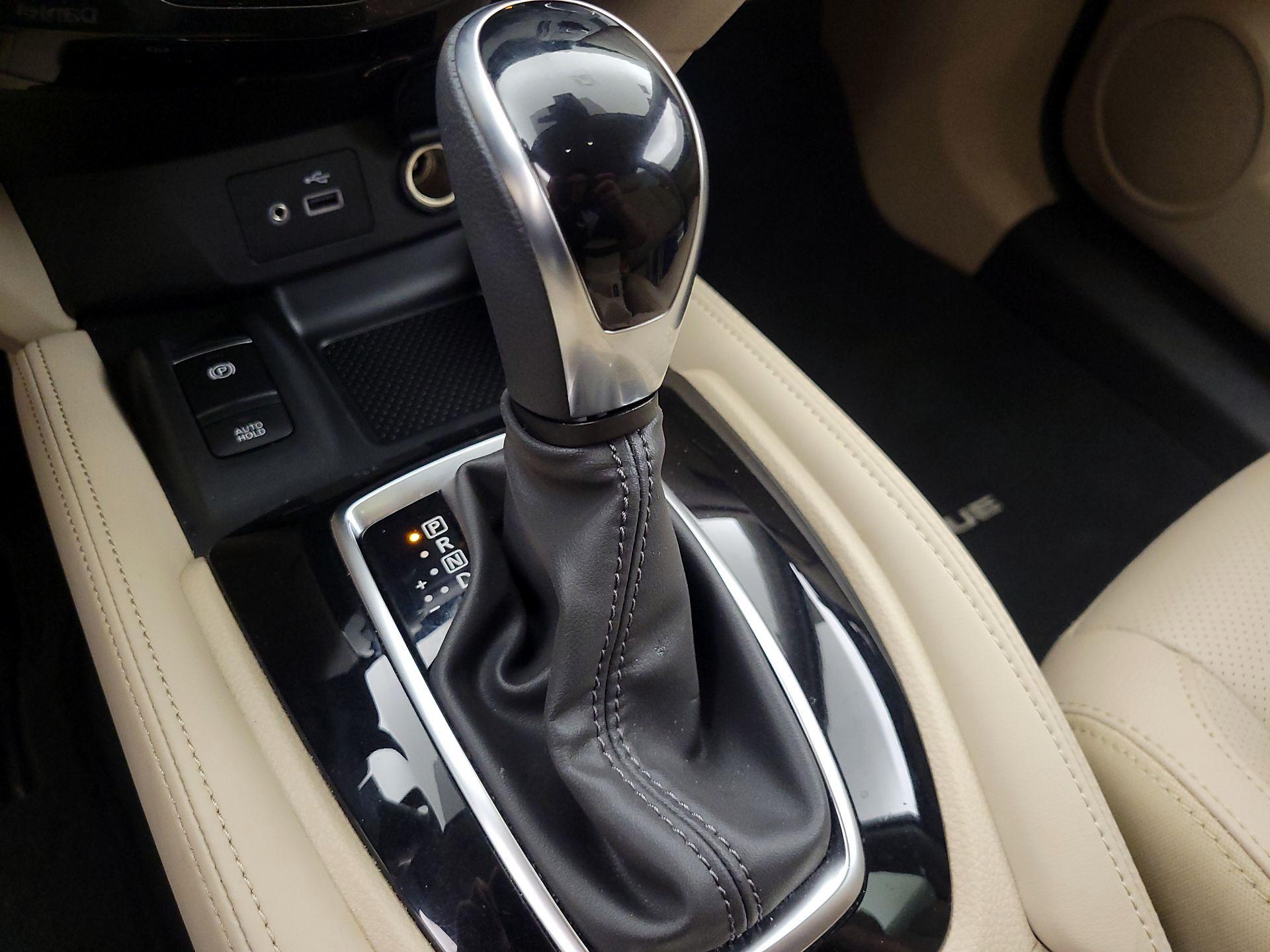 Thumbnail: 2019 Nissan Rogue - 18