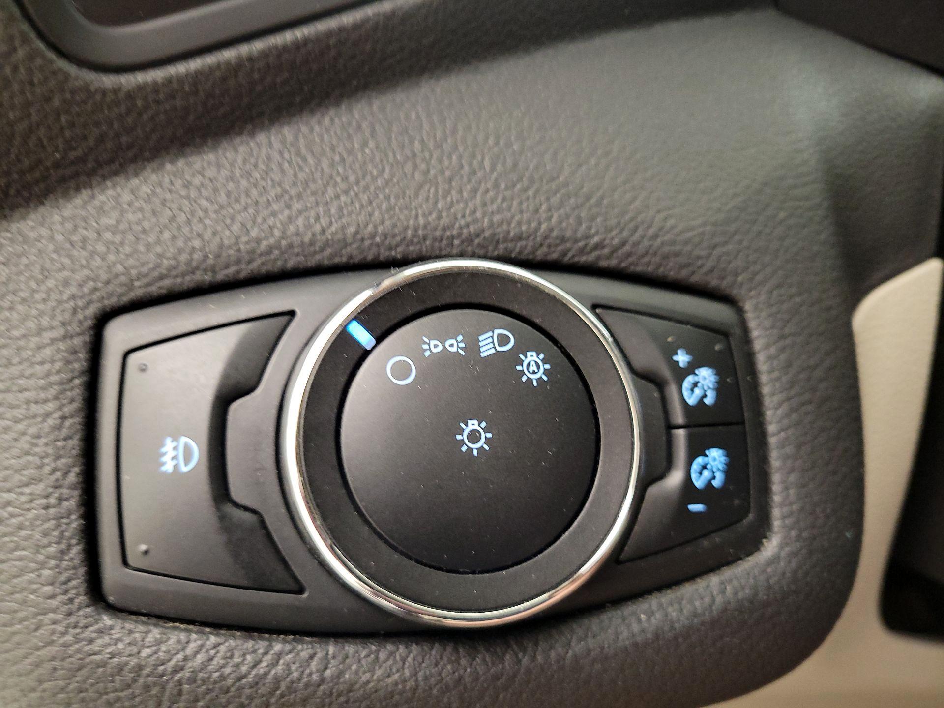 Thumbnail: 2015 Ford Escape - 13