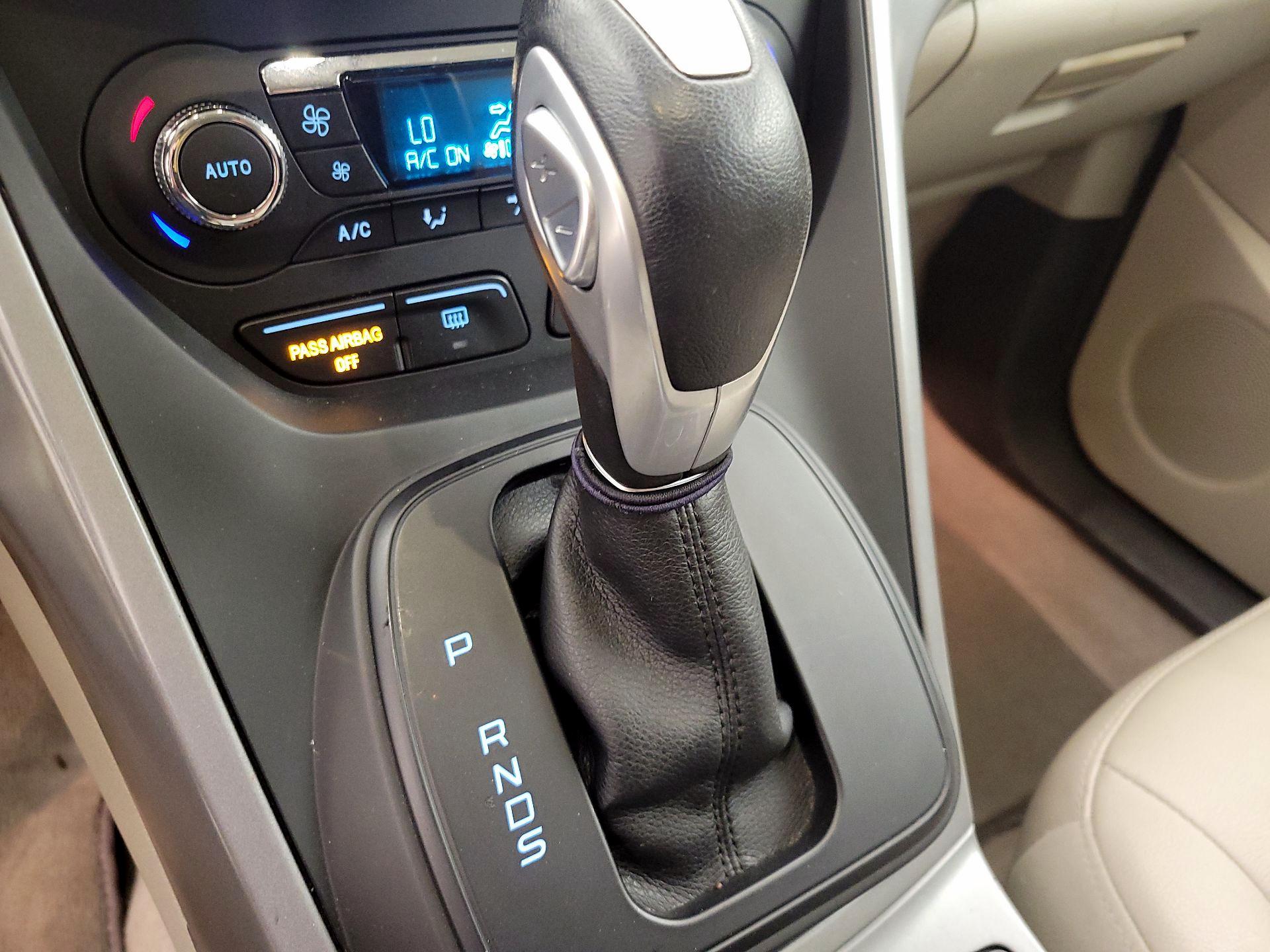 Thumbnail: 2015 Ford Escape - 18