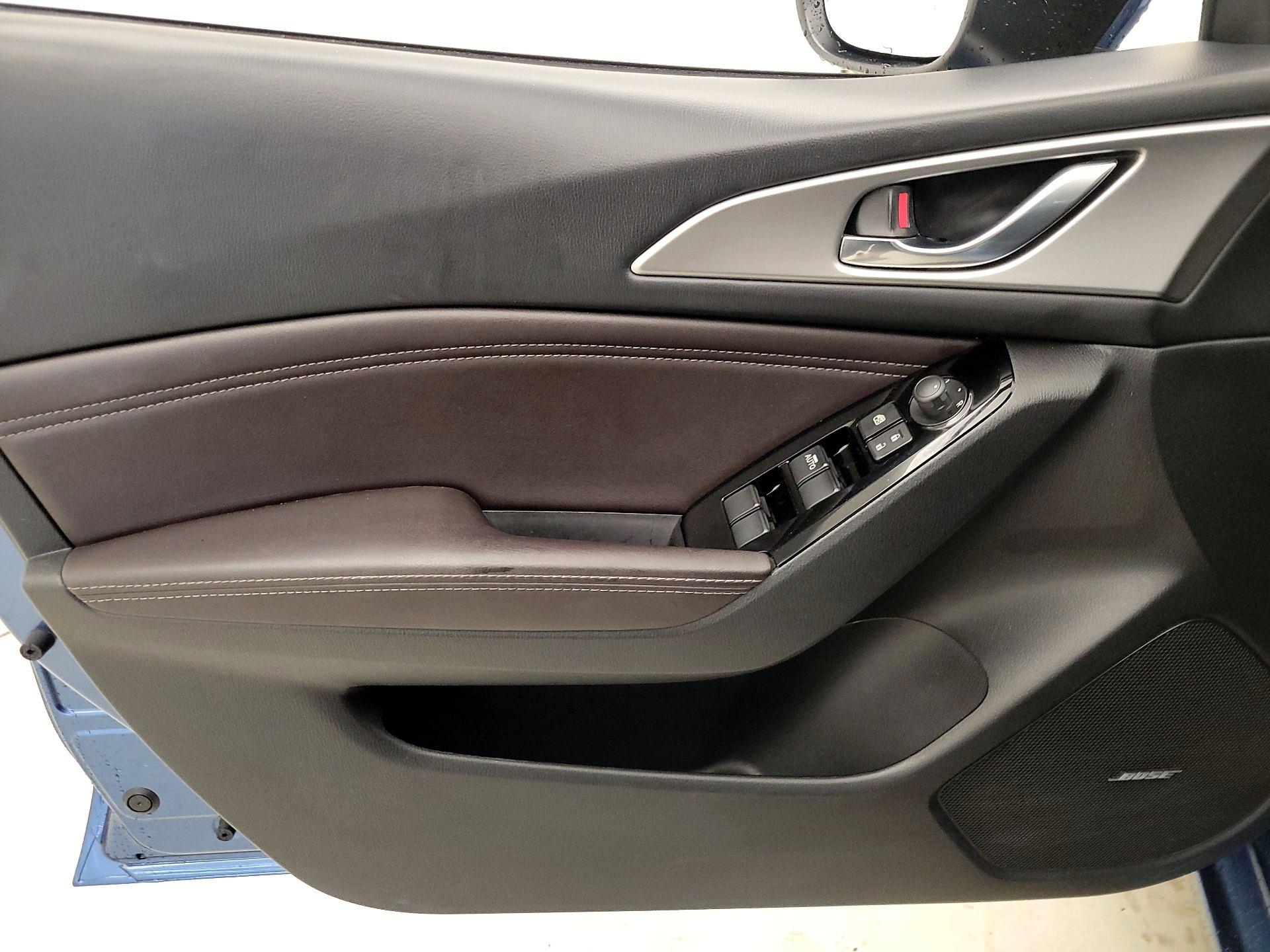 Thumbnail: 2018 Mazda Mazda3 - 12