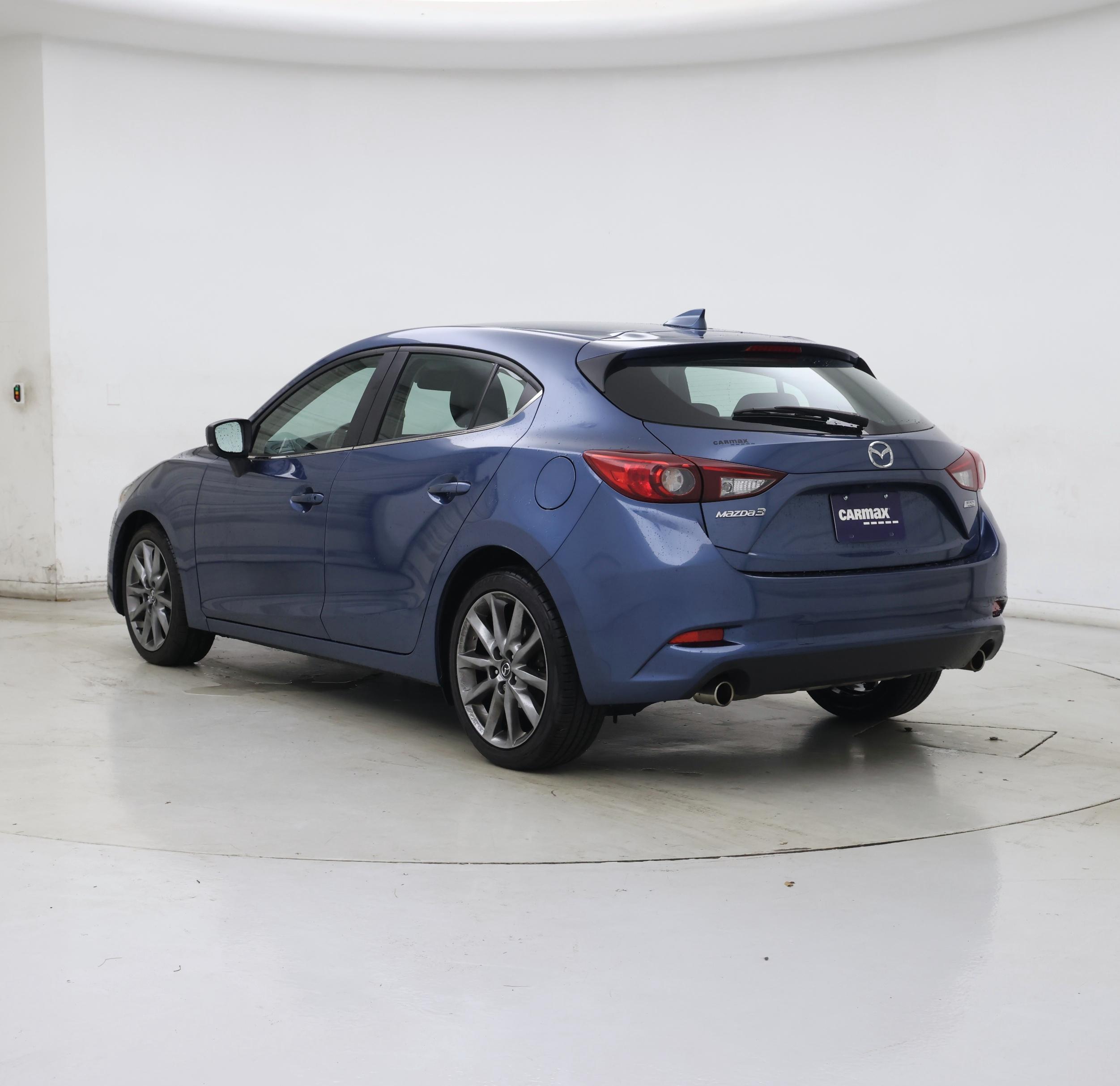 Thumbnail: 2018 Mazda Mazda3 - 2