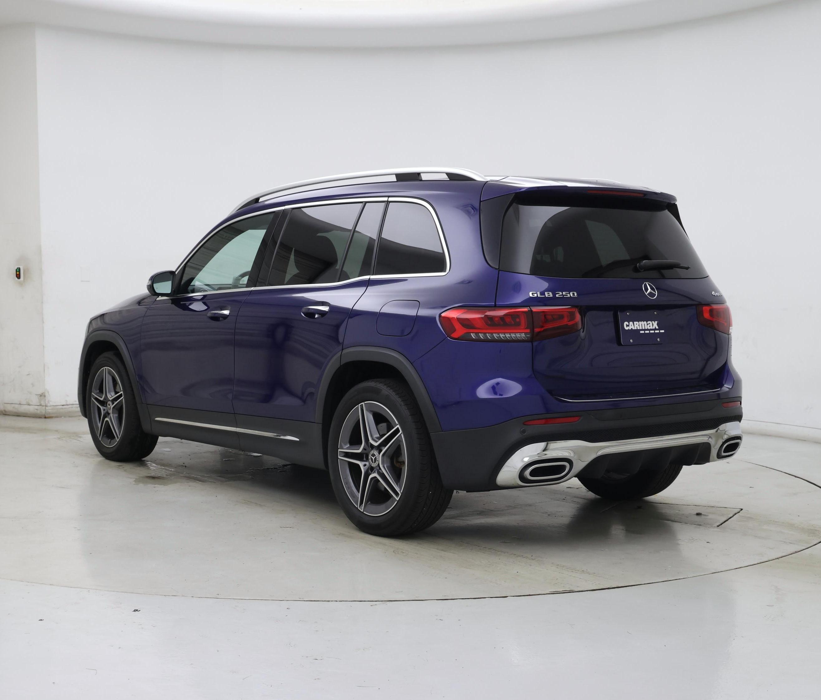 Thumbnail: 2020 Mercedes-Benz GLB - 2