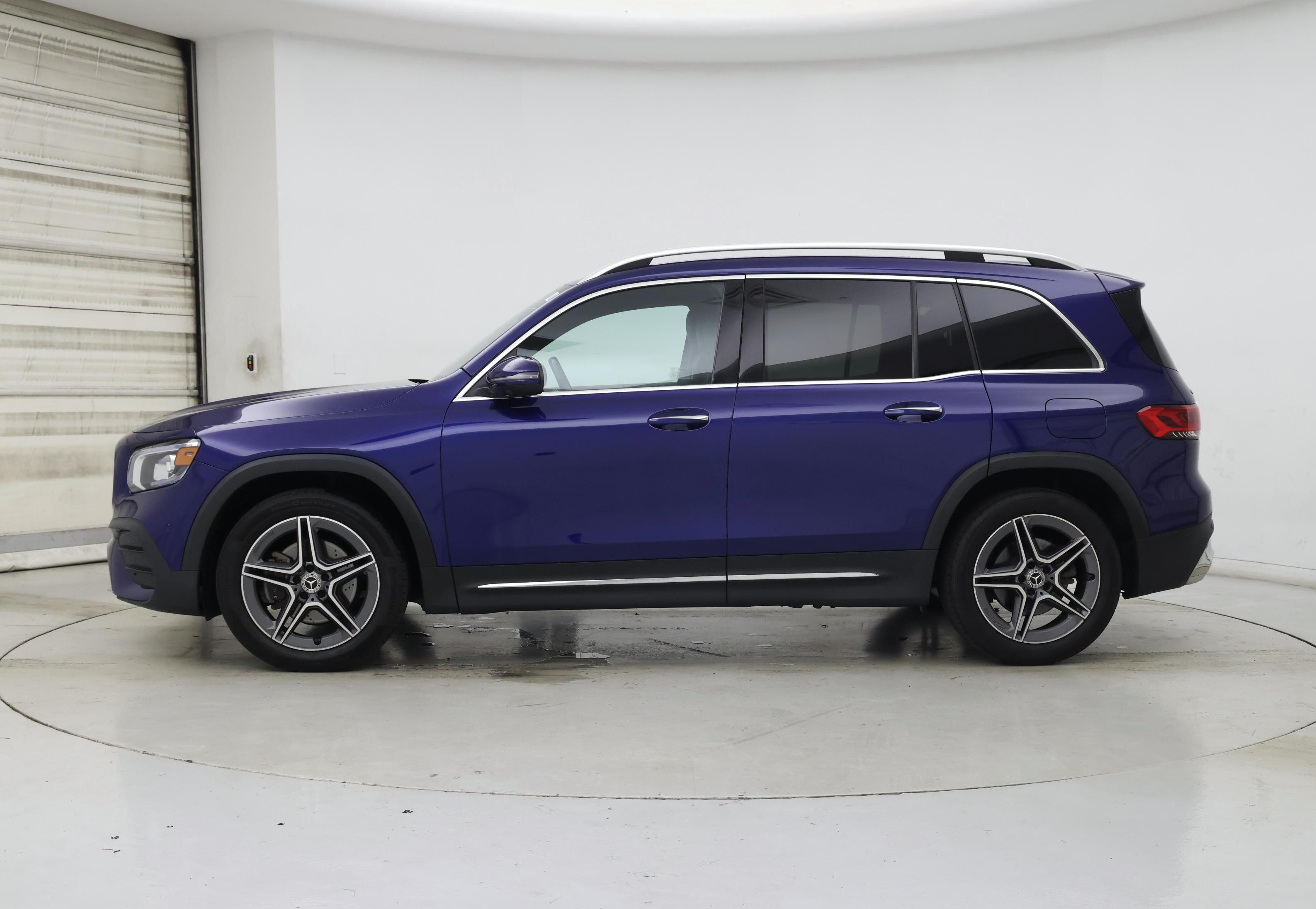 Thumbnail: 2020 Mercedes-Benz GLB - 3