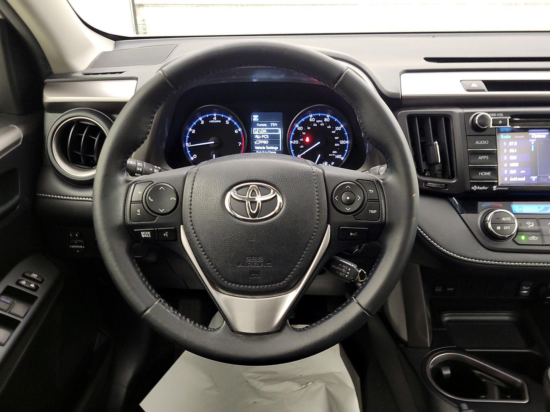Thumbnail: 2017 Toyota RAV4 - 10
