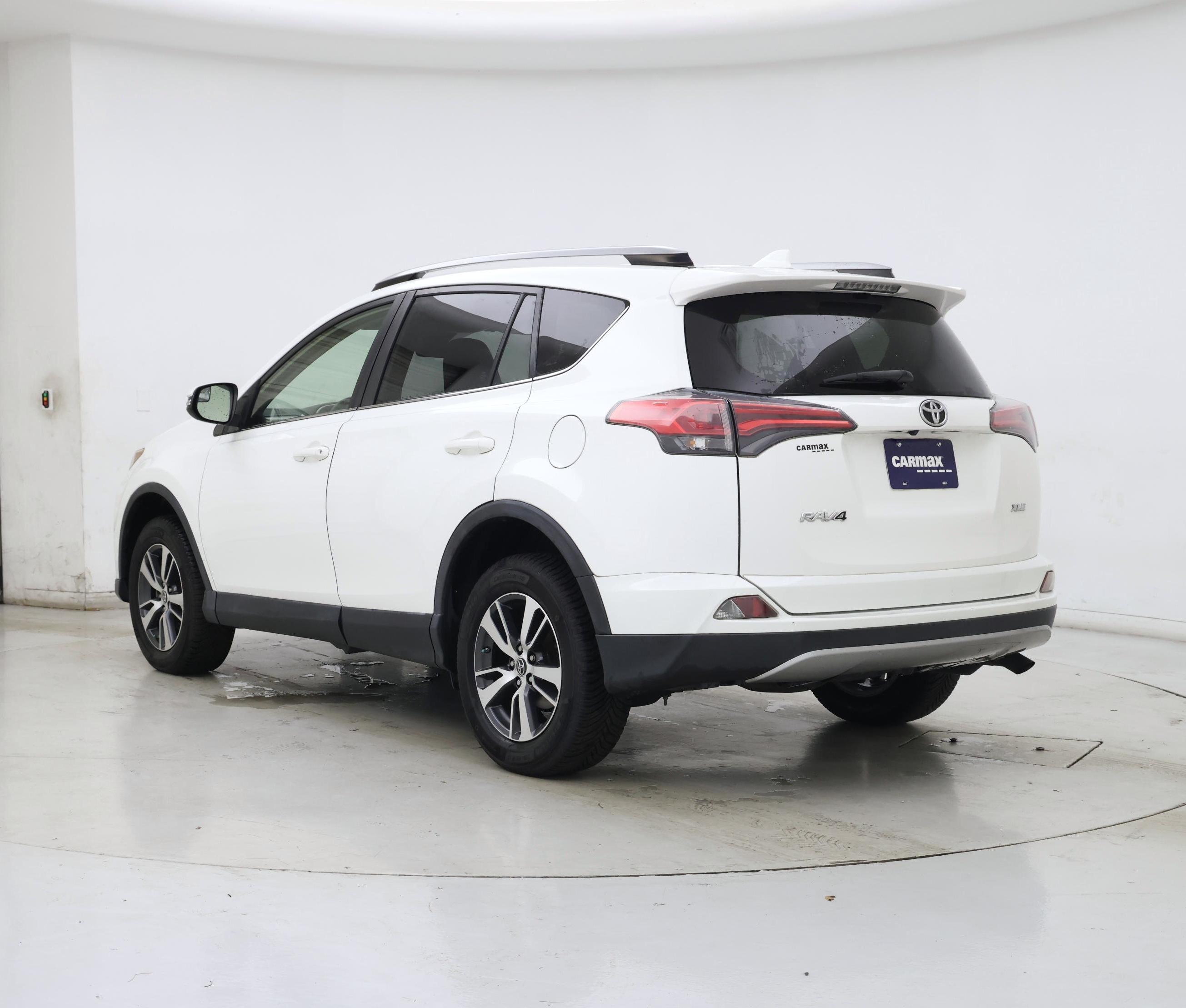 Thumbnail: 2017 Toyota RAV4 - 2