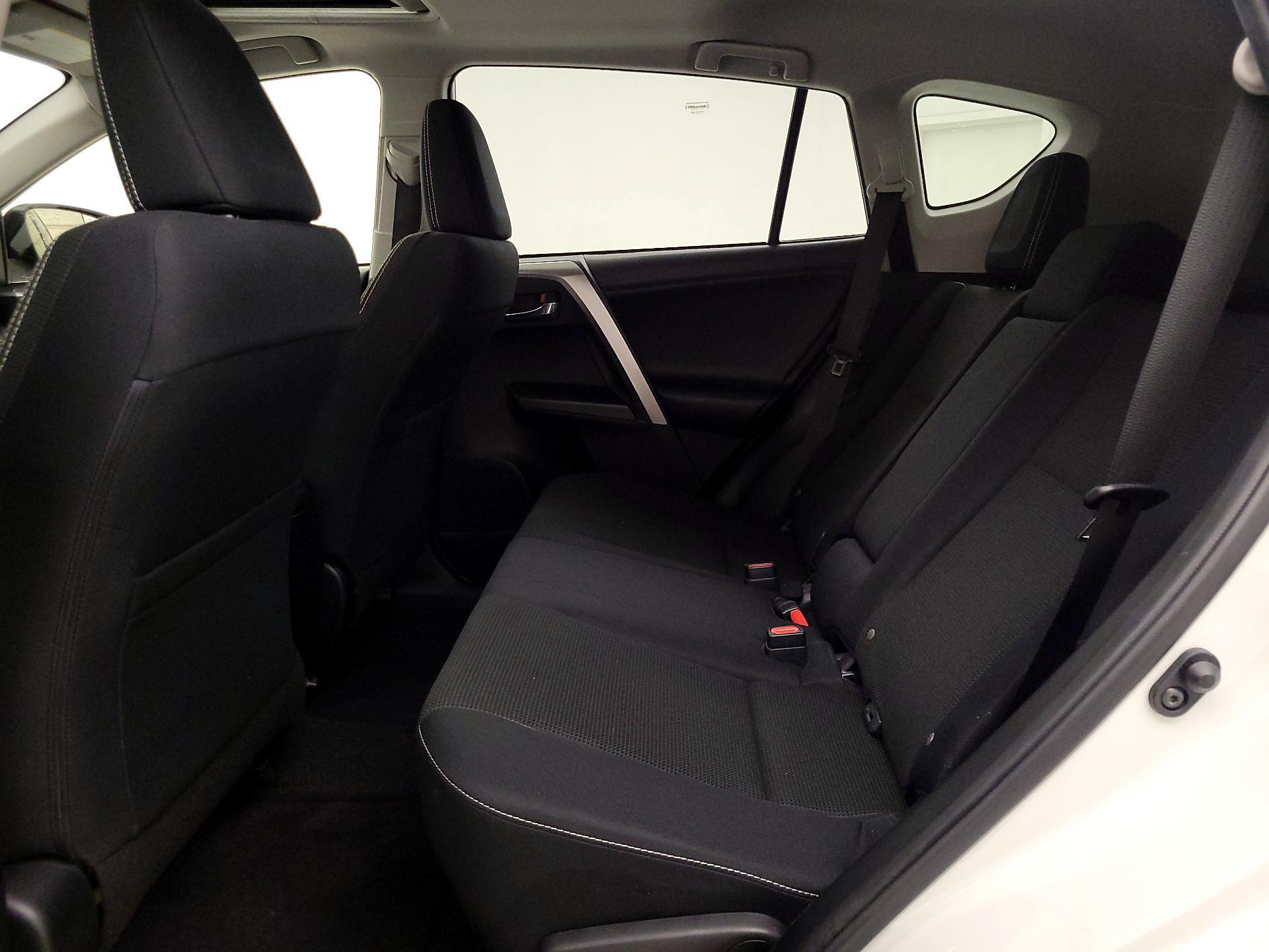Thumbnail: 2017 Toyota RAV4 - 20