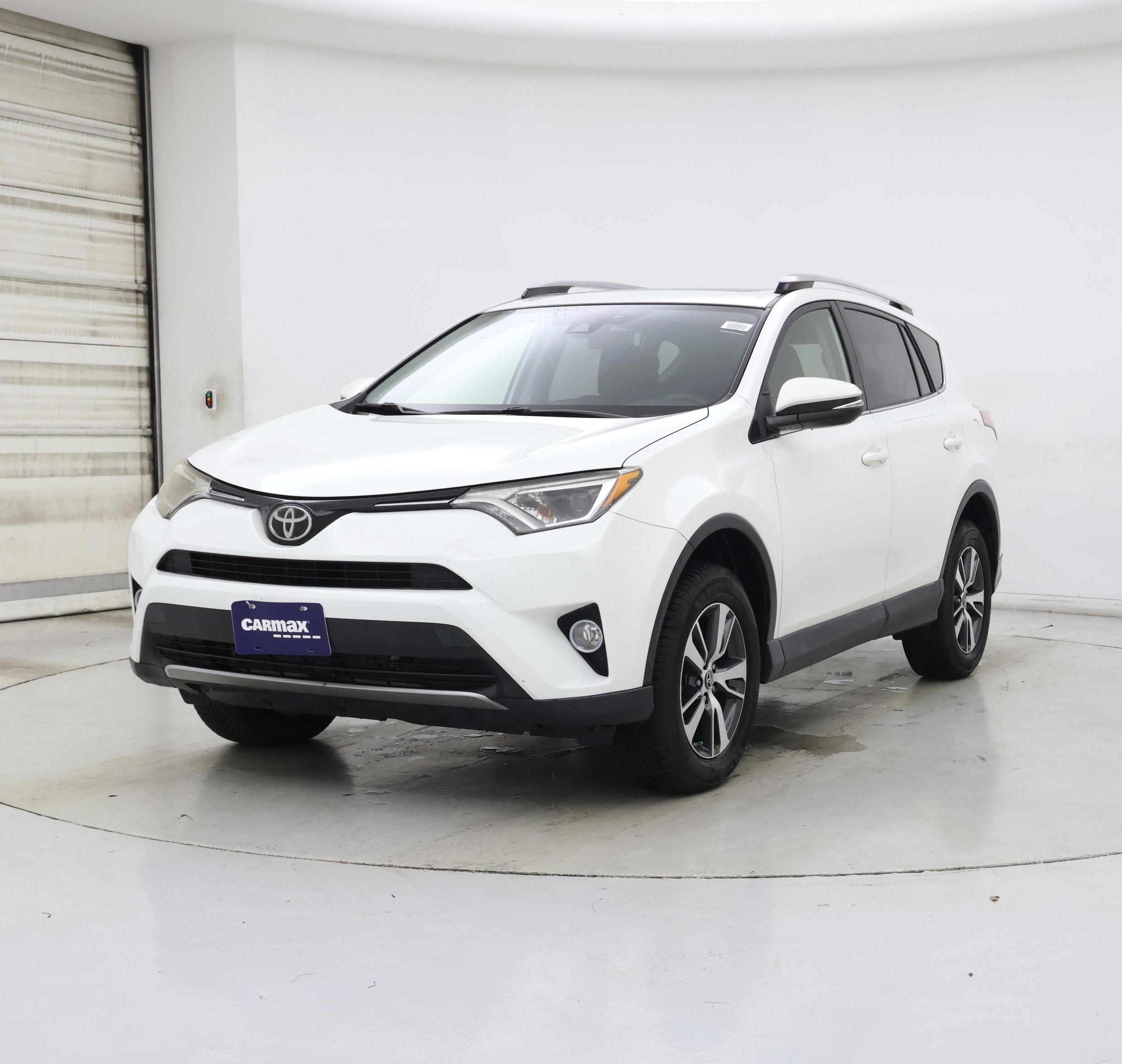 Thumbnail: 2017 Toyota RAV4 - 4