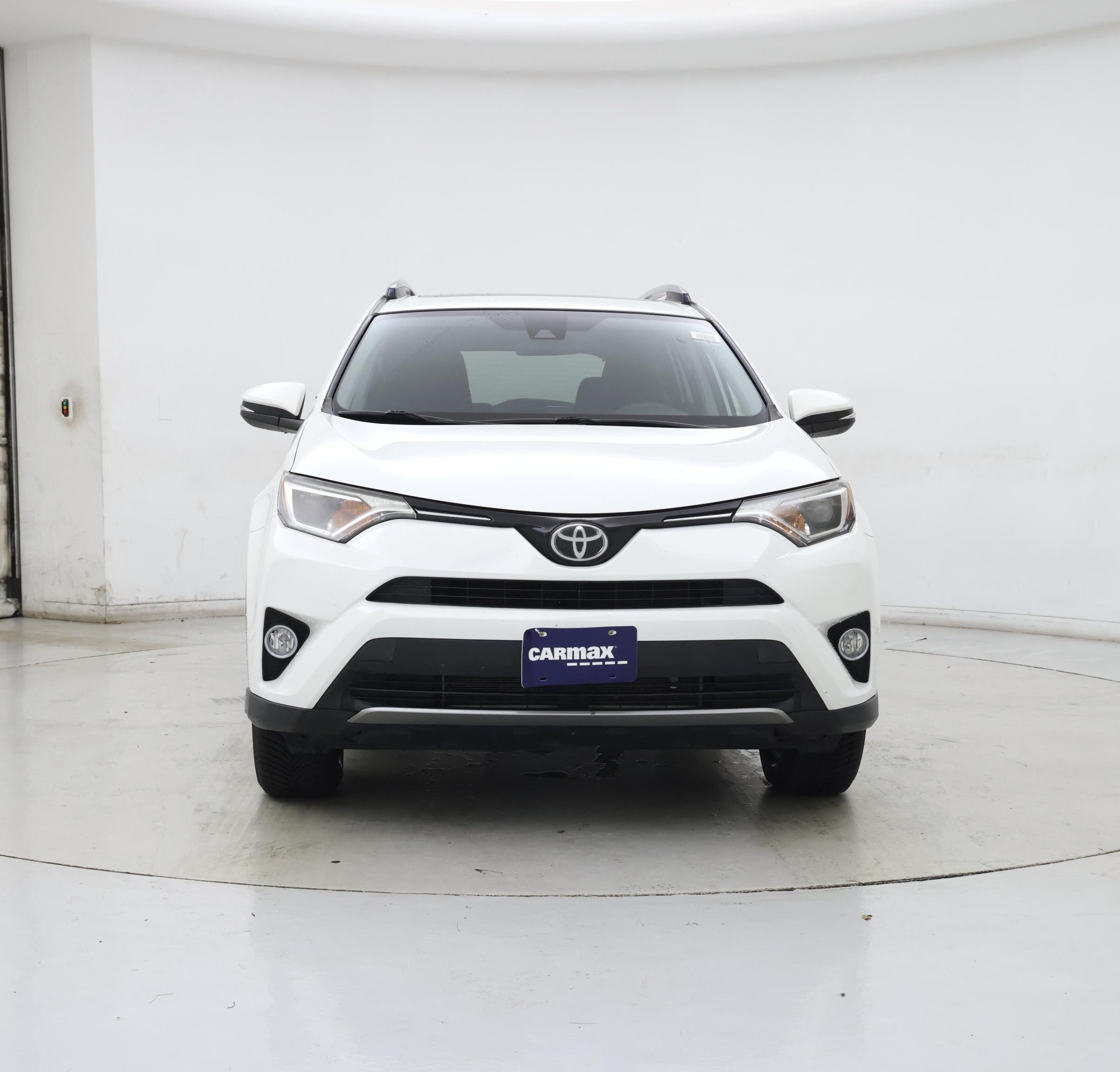 Thumbnail: 2017 Toyota RAV4 - 5