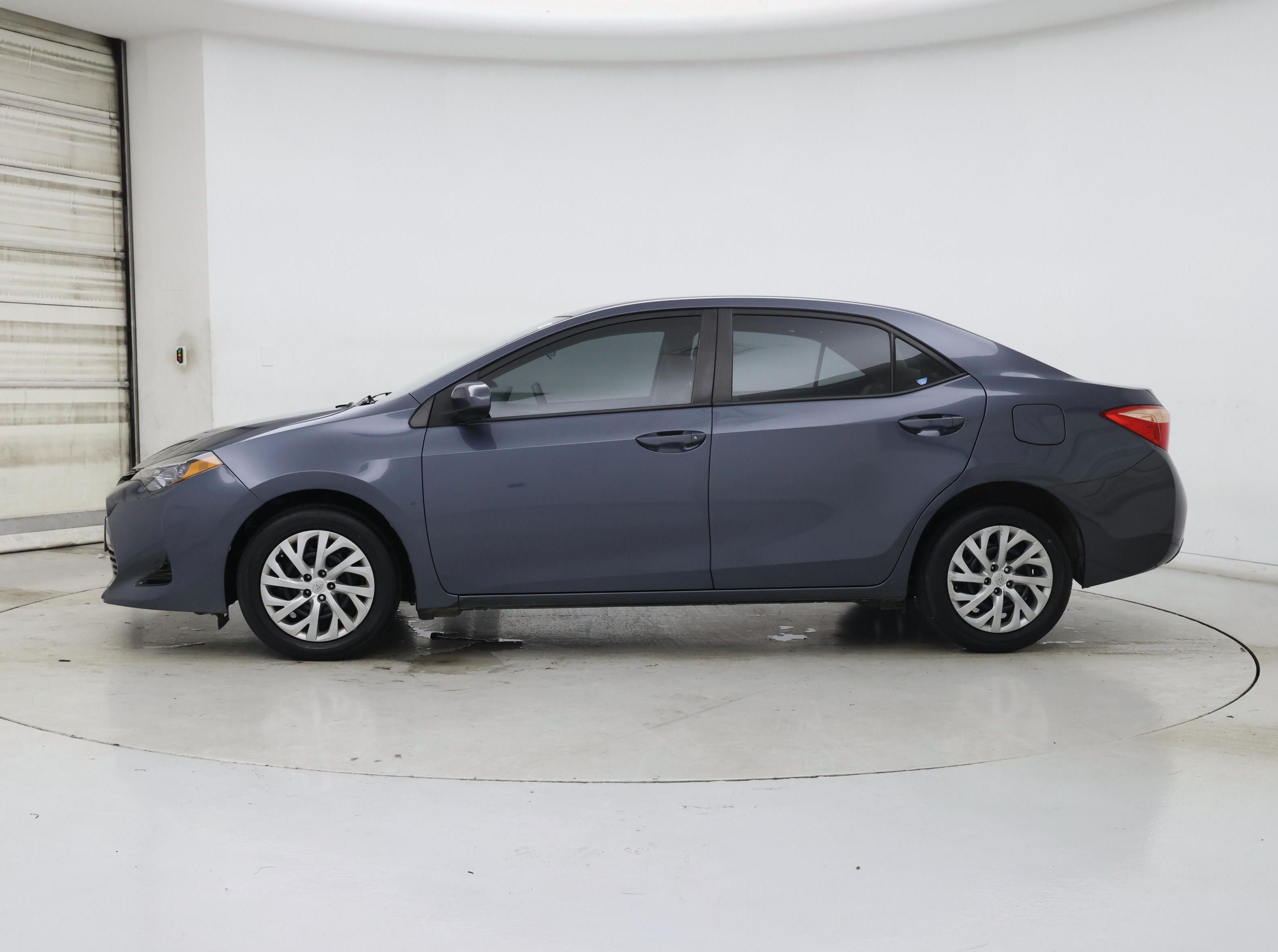 Thumbnail: 2018 Toyota Corolla - 3