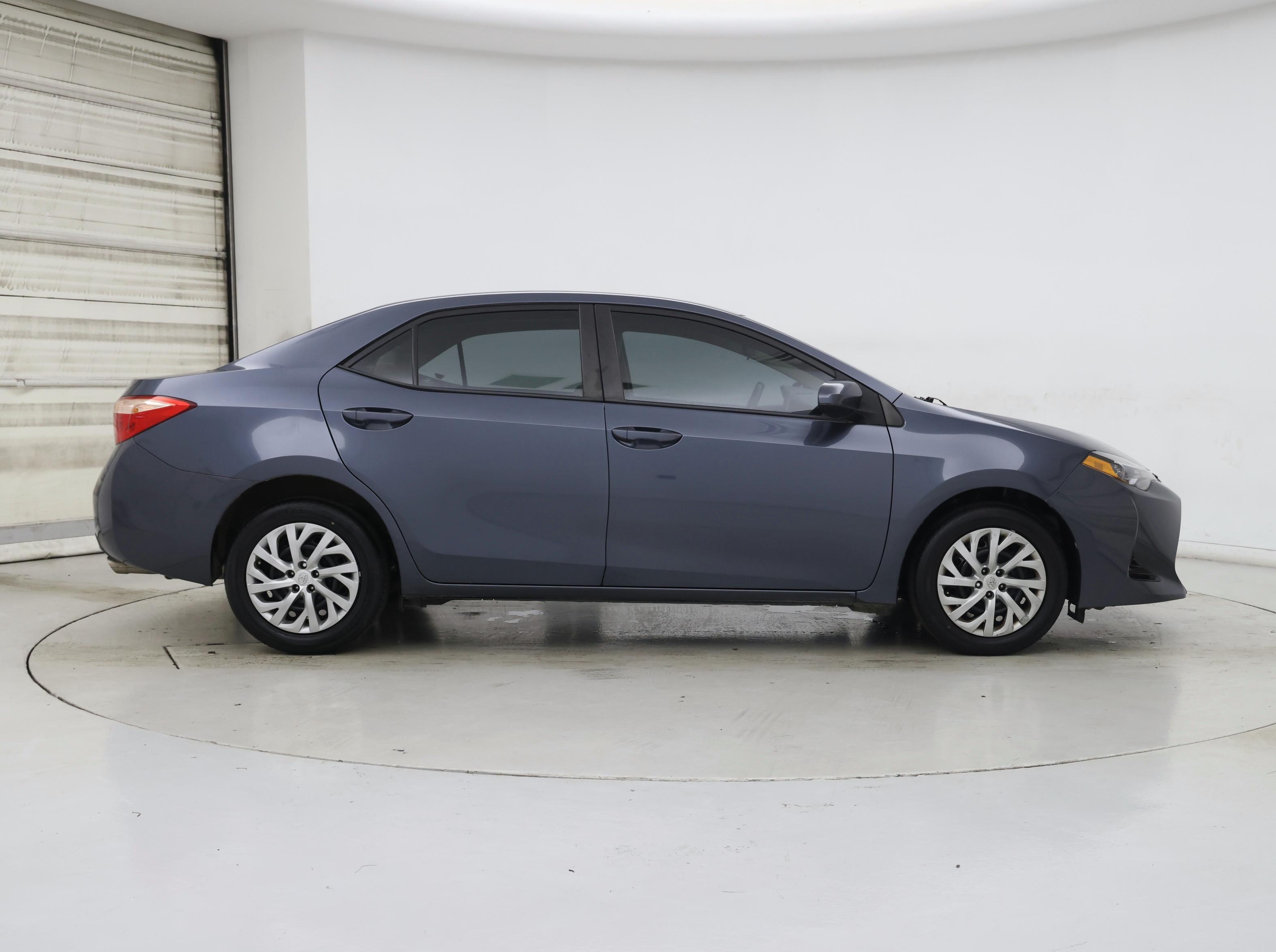 Thumbnail: 2018 Toyota Corolla - 7