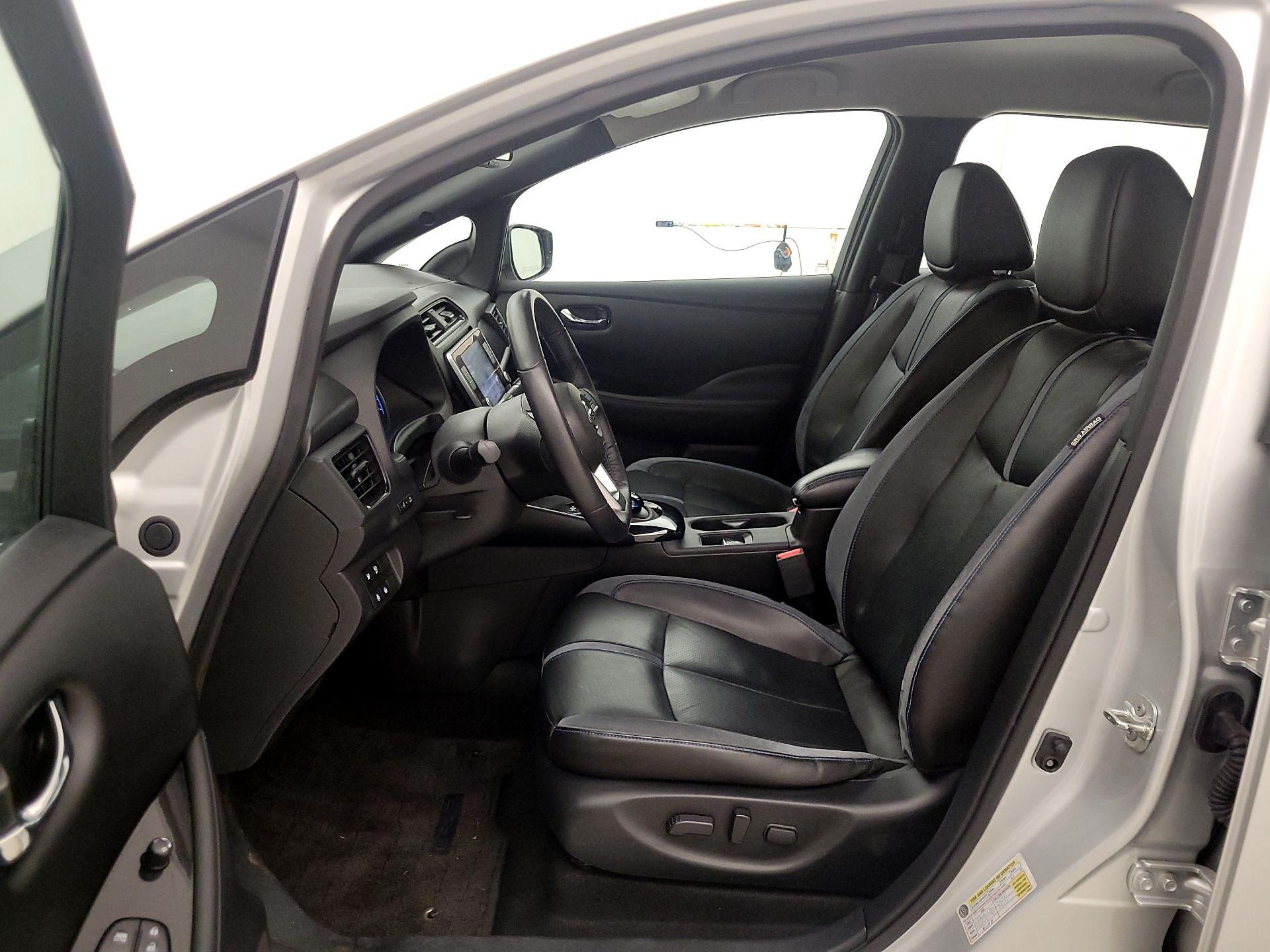 Thumbnail: 2020 Nissan Leaf - 11