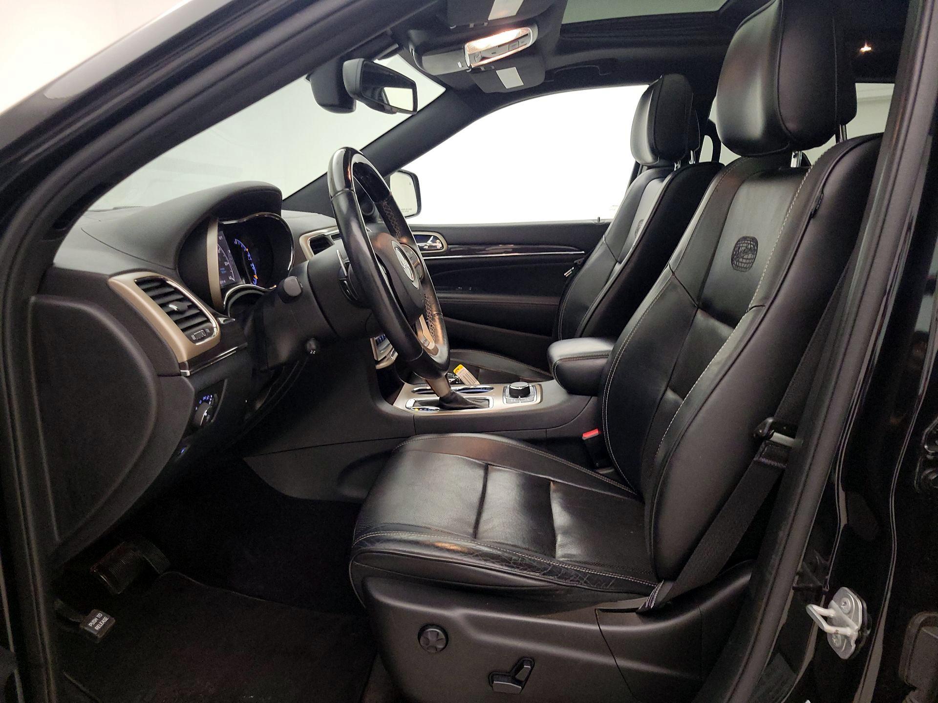 Thumbnail: 2016 Jeep Grand Cherokee - 11
