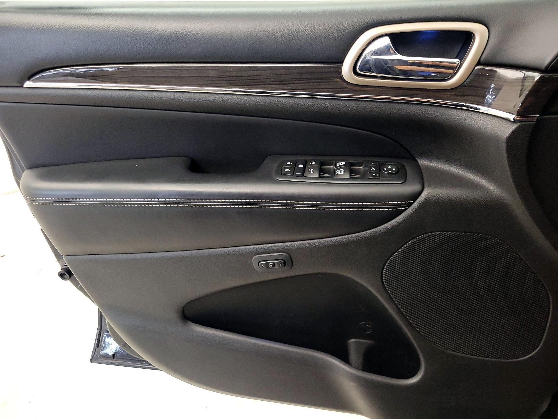 Thumbnail: 2016 Jeep Grand Cherokee - 12
