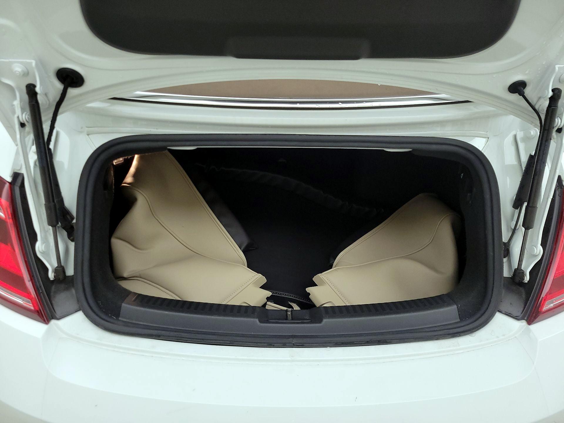 Thumbnail: 2019 Volkswagen Beetle - 20