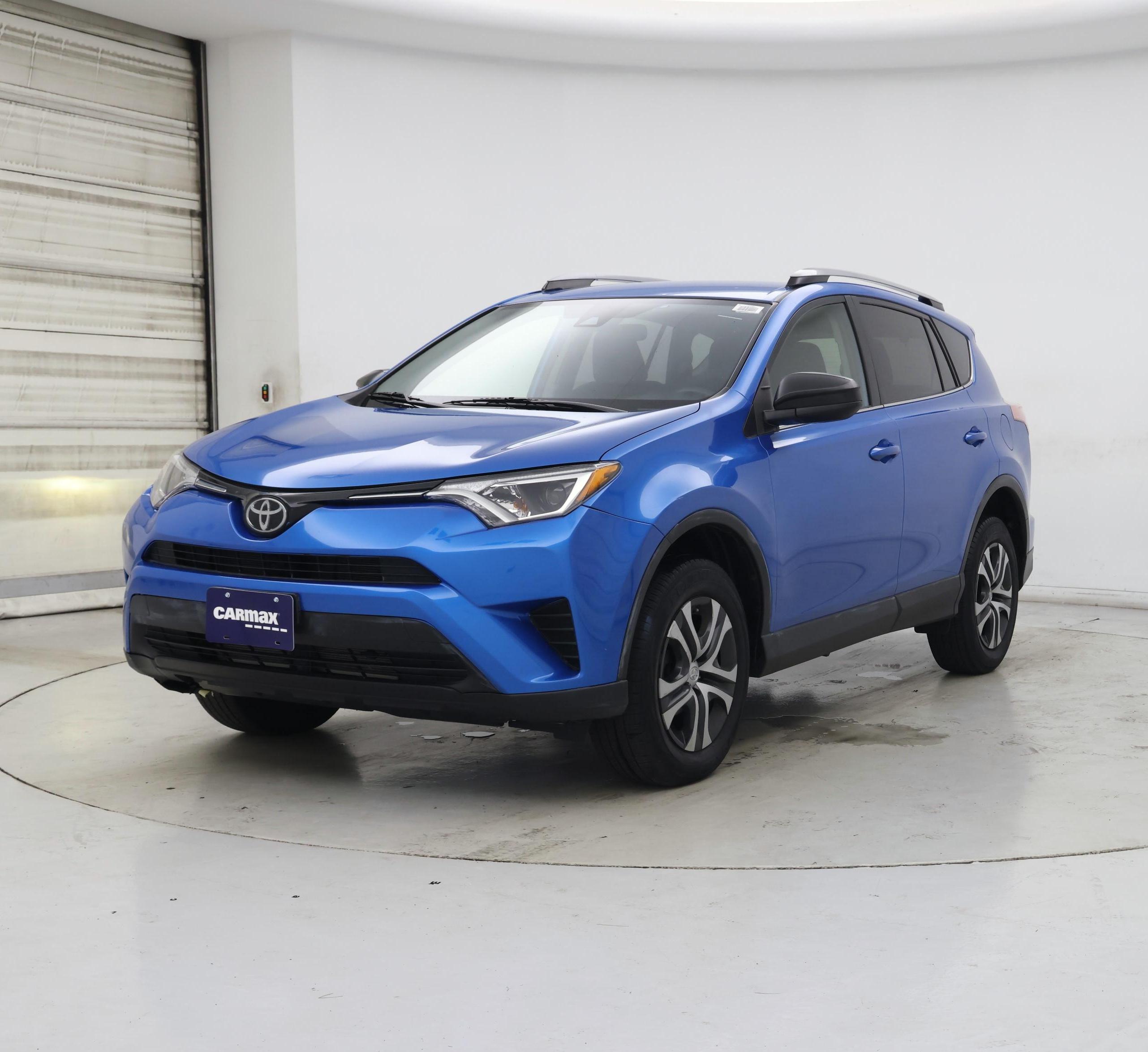 Thumbnail: 2017 Toyota RAV4 - 4