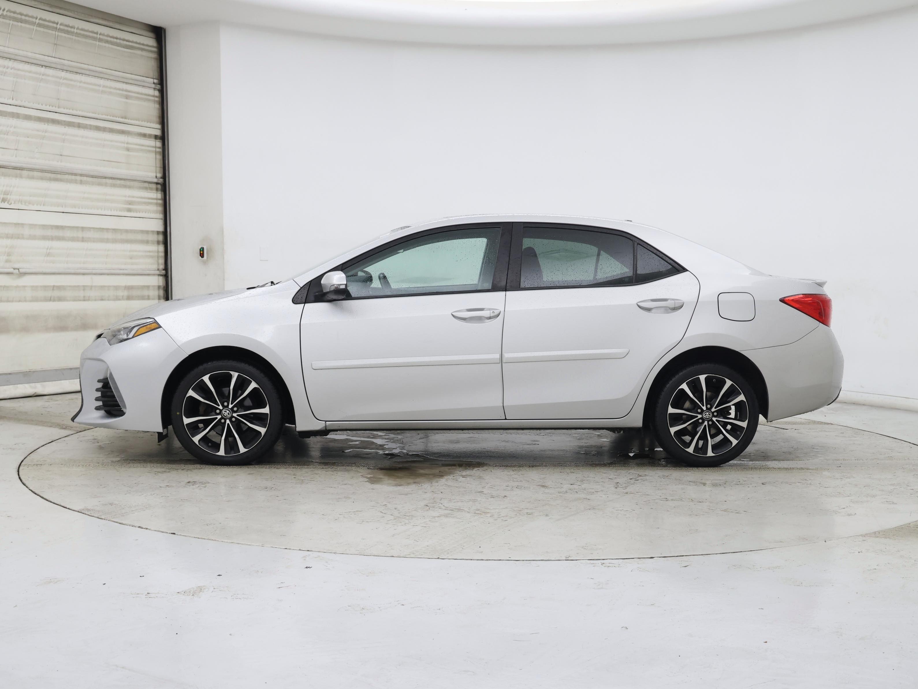 Thumbnail: 2017 Toyota Corolla - 3