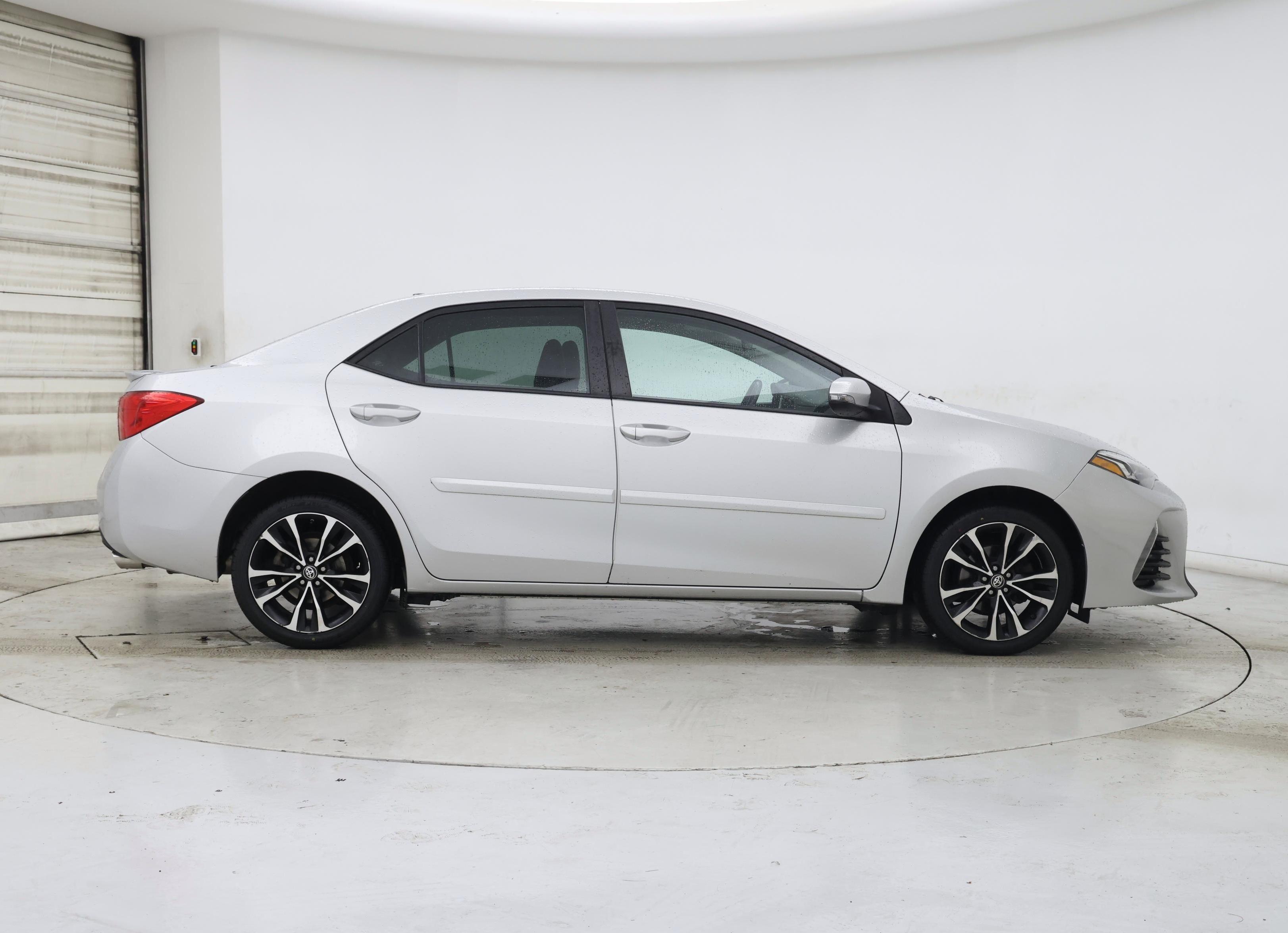 Thumbnail: 2017 Toyota Corolla - 7