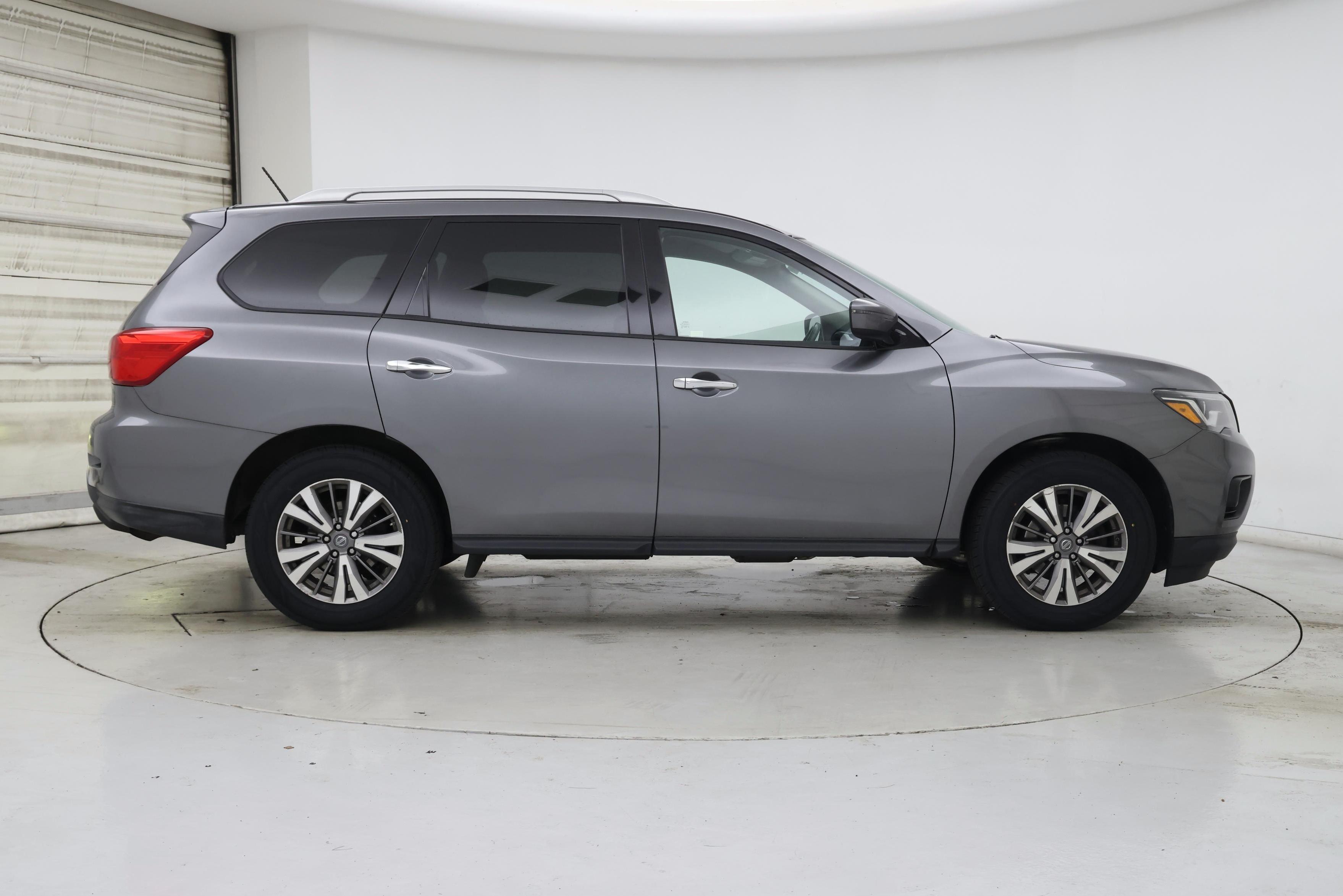 Thumbnail: 2018 Nissan Pathfinder - 7