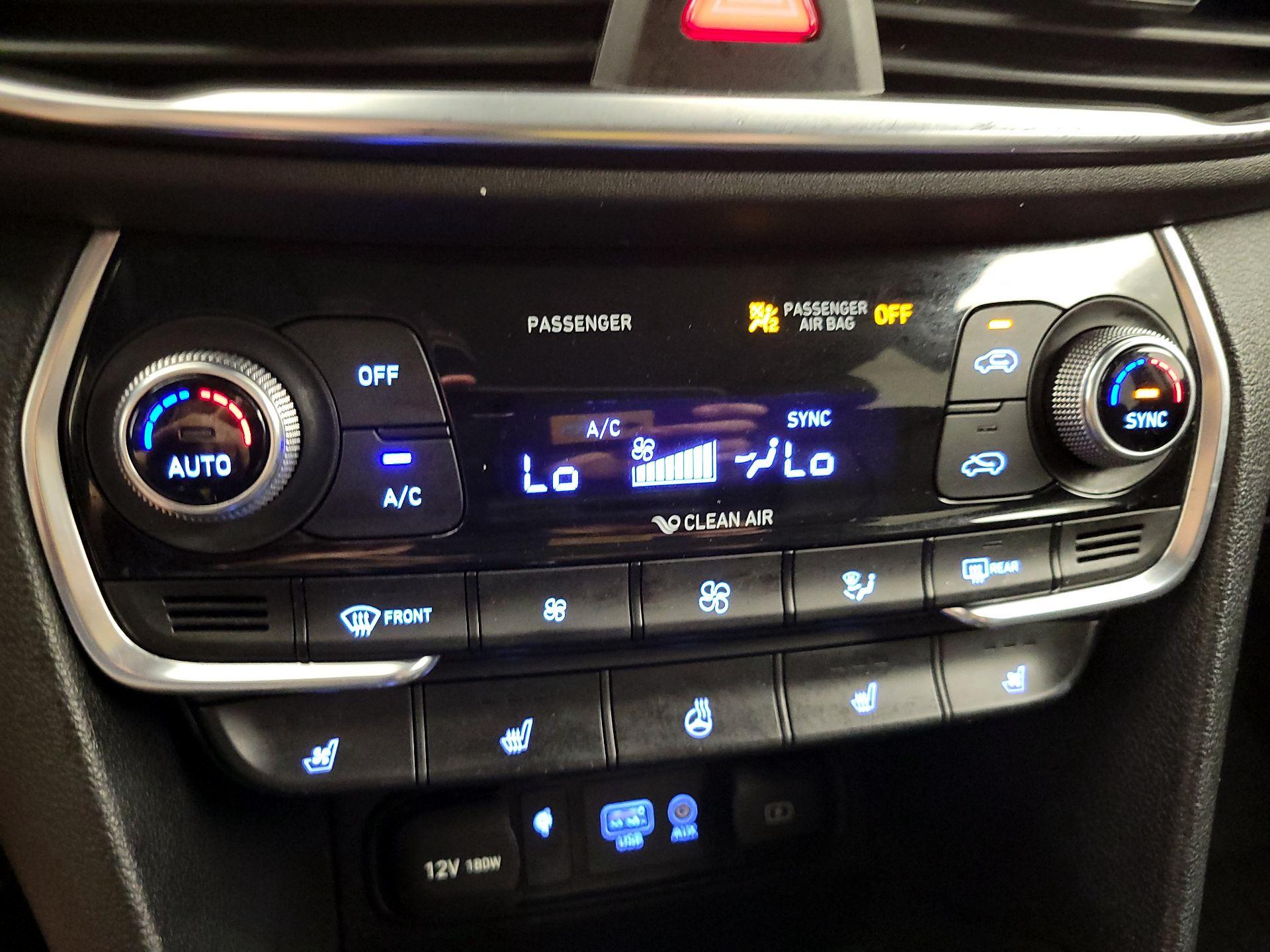 Thumbnail: 2019 Hyundai Santa Fe - 17