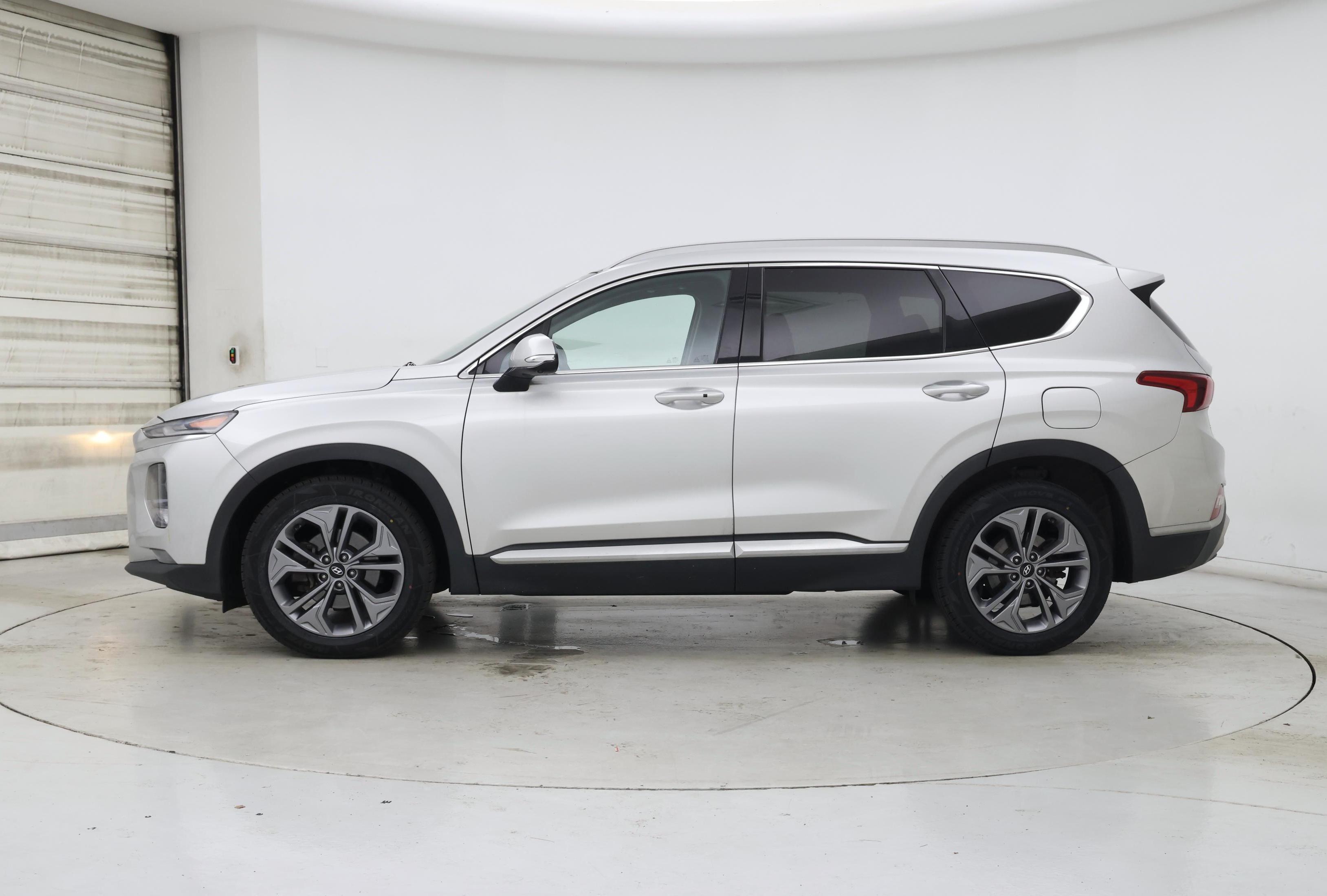 Thumbnail: 2019 Hyundai Santa Fe - 3